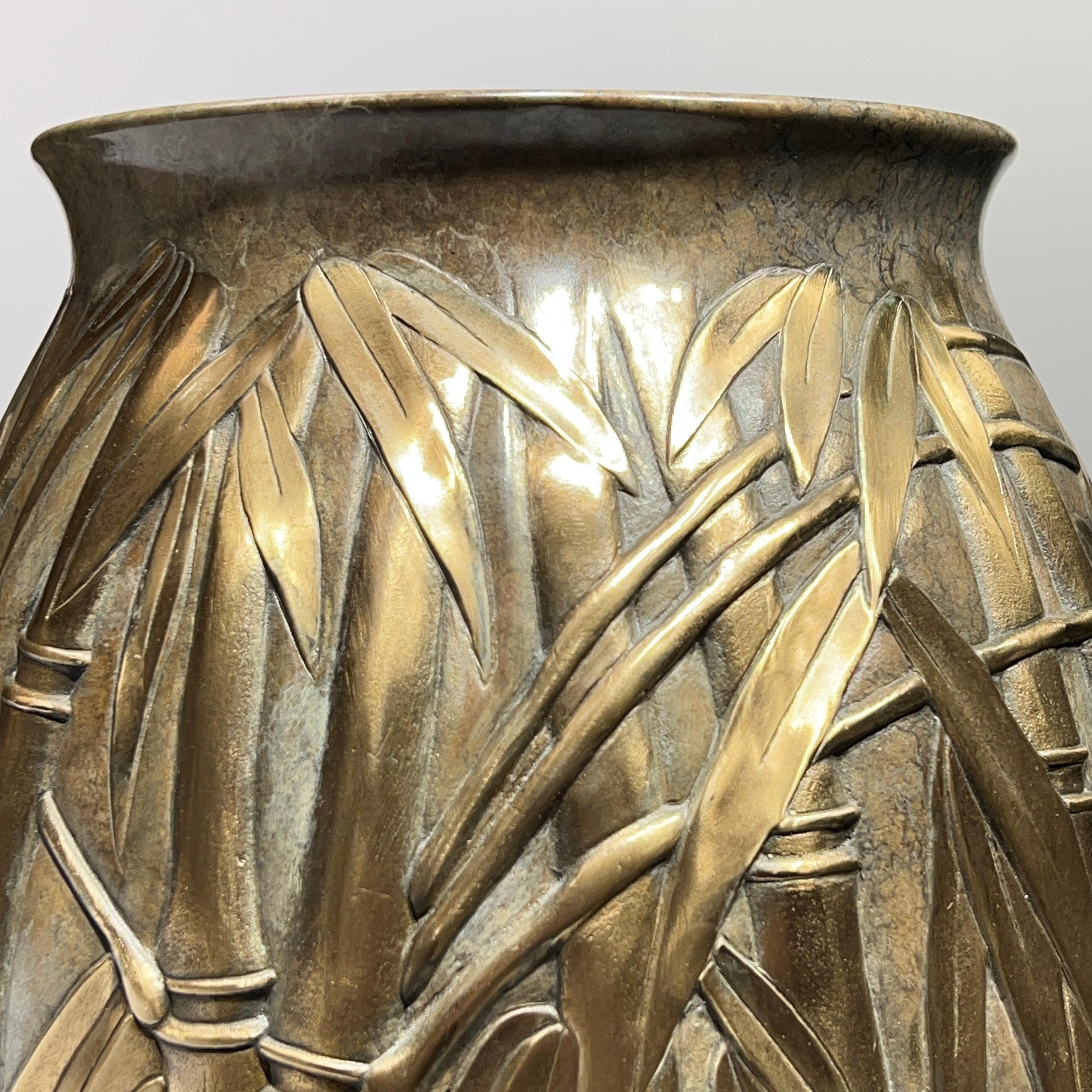 Grande vaso di bronzo in edizione limitata raffigurante un bambù in stile giapponese In condizioni buone in vendita a New York, NY