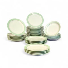 Gran vajilla de Limoges de A. Lanternier, verde y dorado, hacia 1920