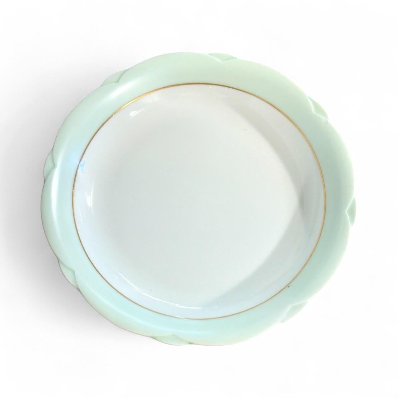 Großes Limoges-Tafelservice von A. Lanternier, Grün & Gold, um 1920 im Angebot 1