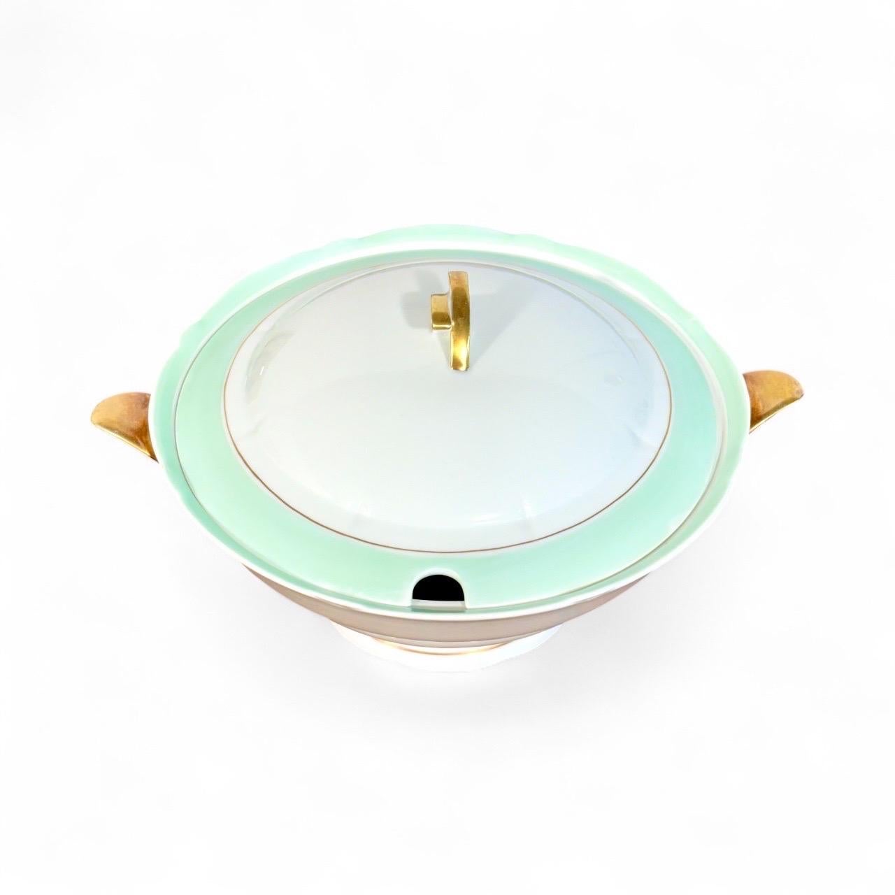 Großes Limoges-Tafelservice von A. Lanternier, Grün & Gold, um 1920 im Angebot 2