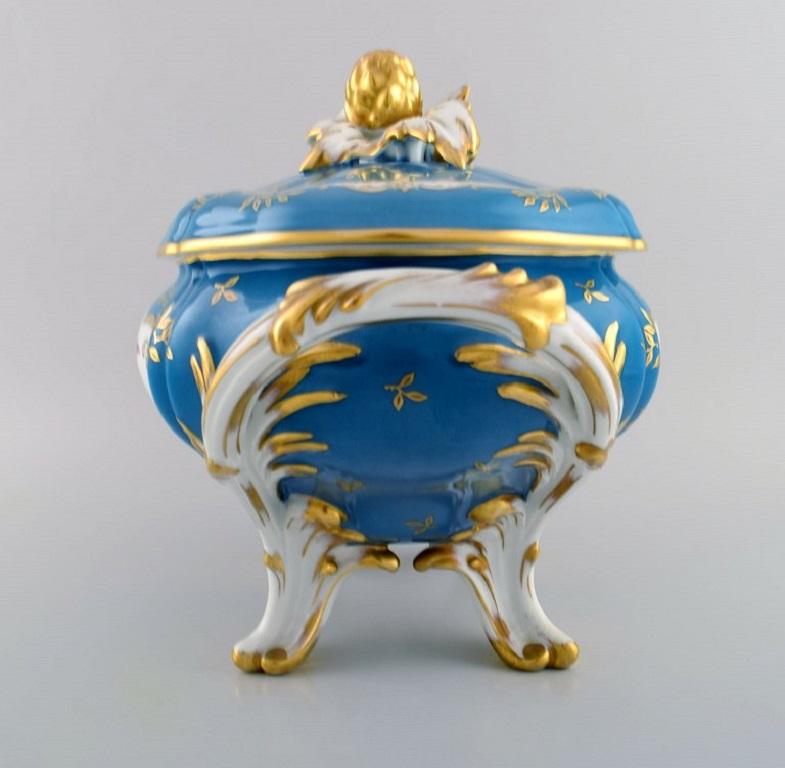 Large Limoges Lidded Tureen with Hand-Painted Birds in Landscape In Good Condition In Copenhagen, DK