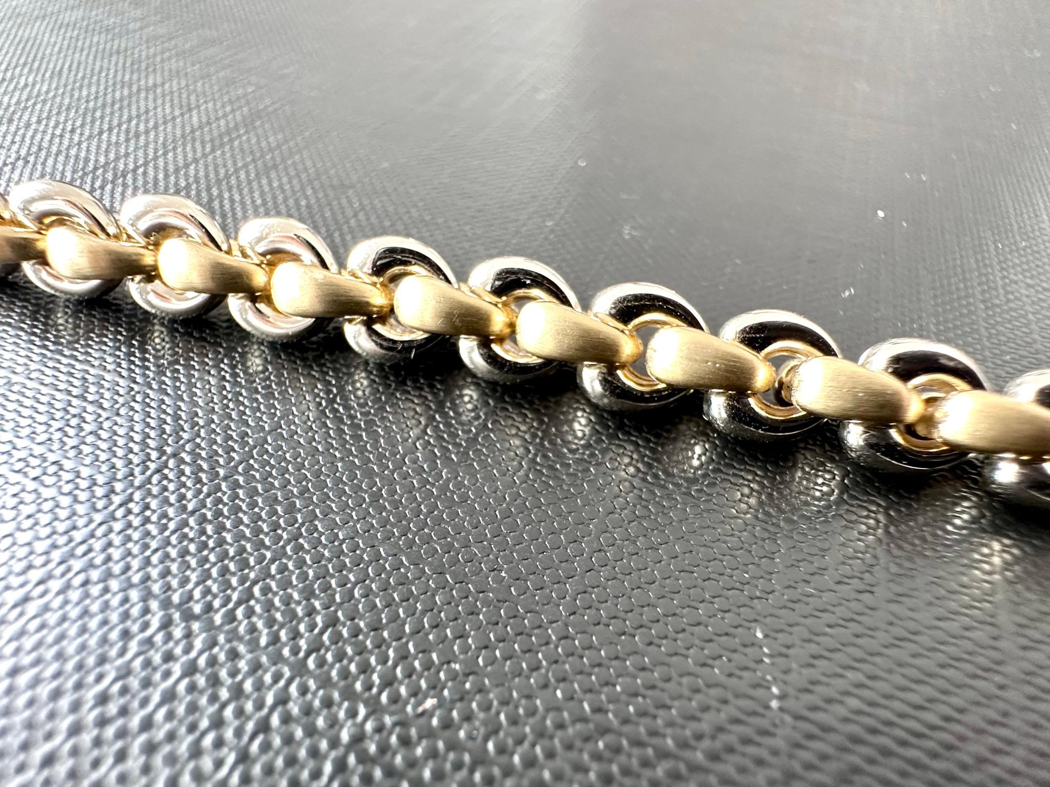 Large Links Bracelet in 18kt Yellow and White Gold For Sale 1