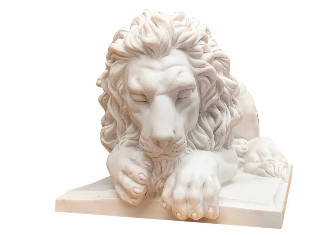 Large Marble Lions Statue in Pair, 20th Century 3