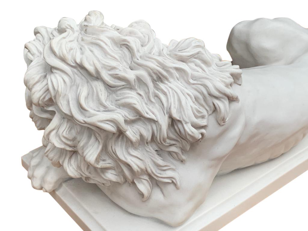 Large Marble Lions Statue in Pair, 20th Century 2