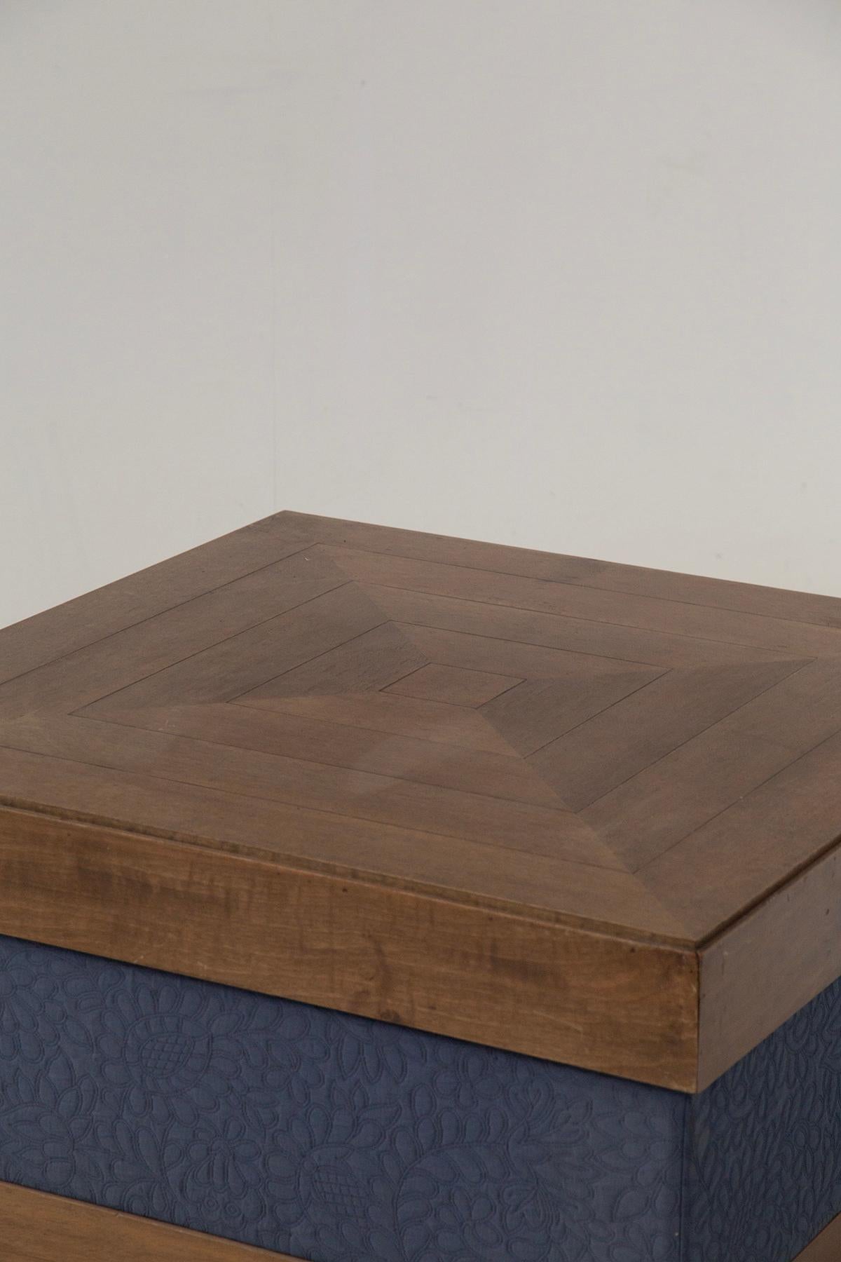 Large living room center table by Paolo Buffa in blue velvet In condizioni buone in vendita a Milano, IT