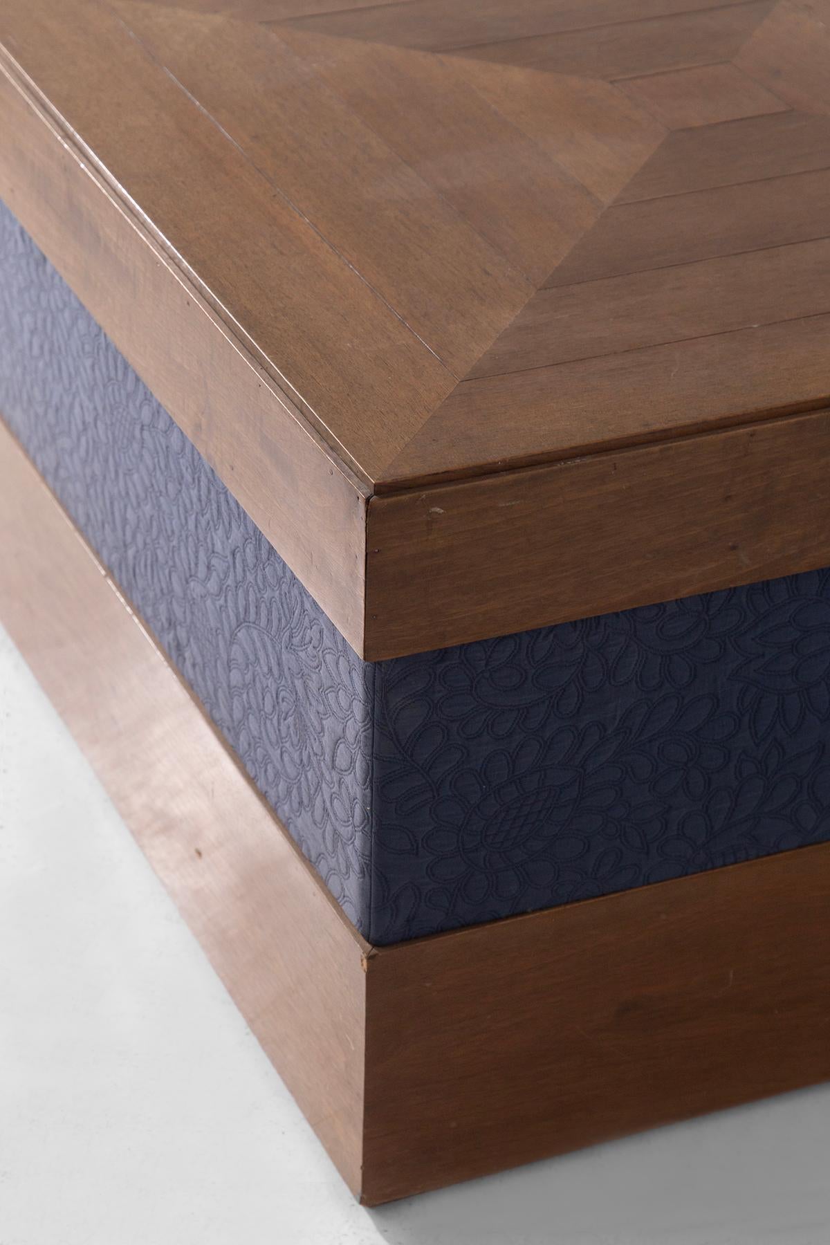 Large living room center table by Paolo Buffa in blue velvet in vendita 1