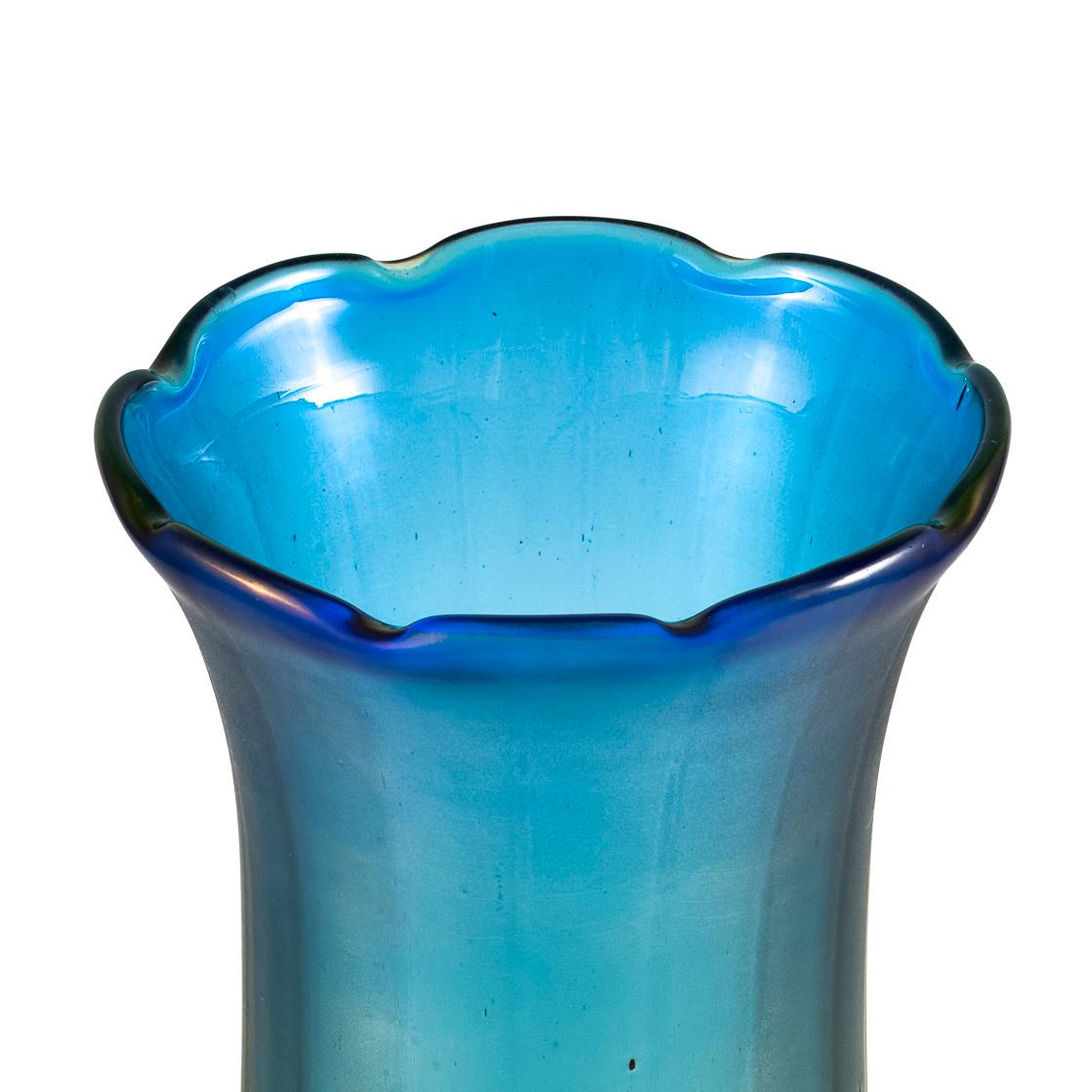 Large Loetz Glass Vase Austrian Jugendstil circa 1902 Blue Green Iridescent In Good Condition For Sale In Vienna, AT