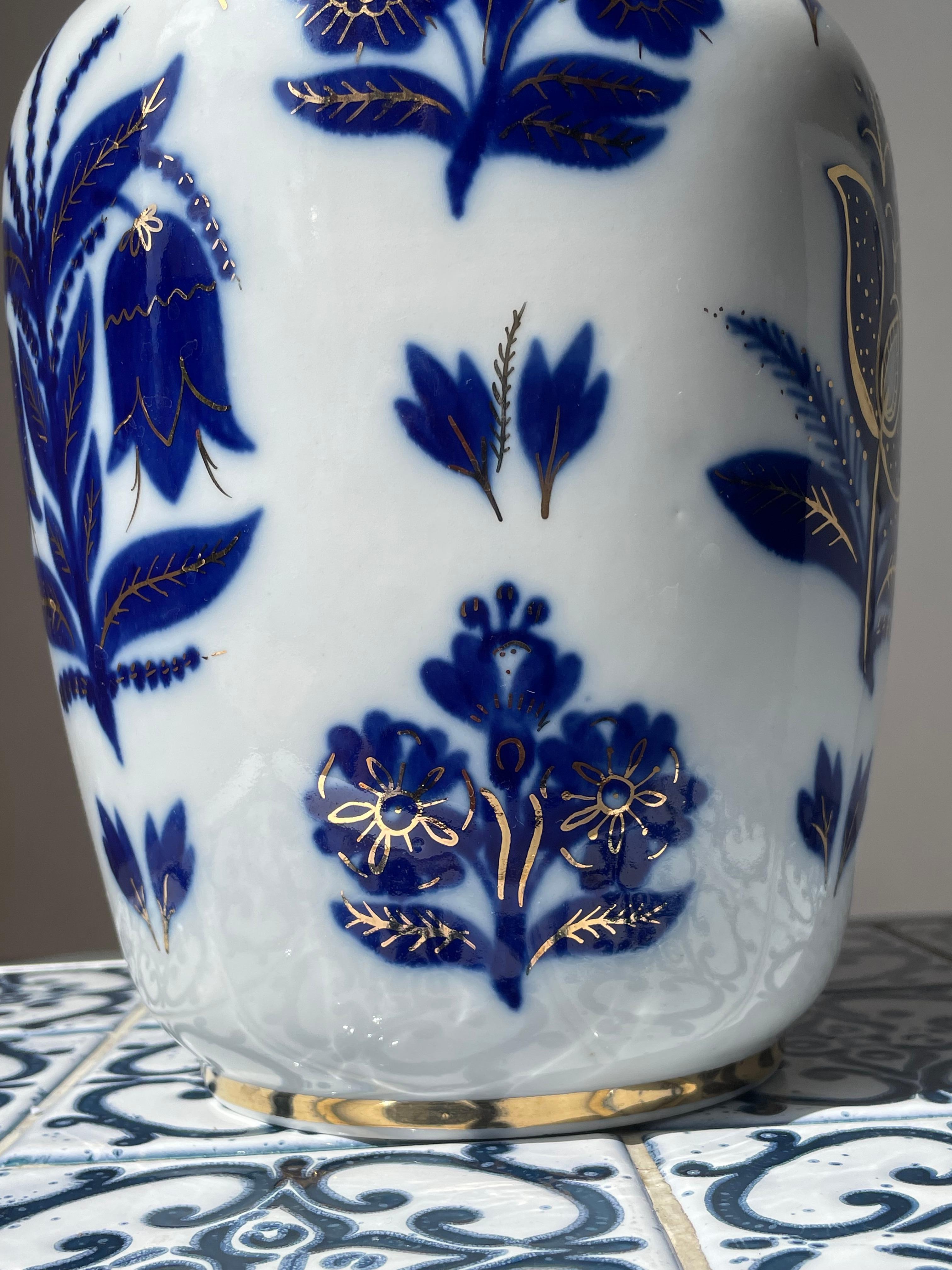 Large Lomonosov 22K Gold, Blue, White Porcelain Vase, USSR, 1950s For Sale 1