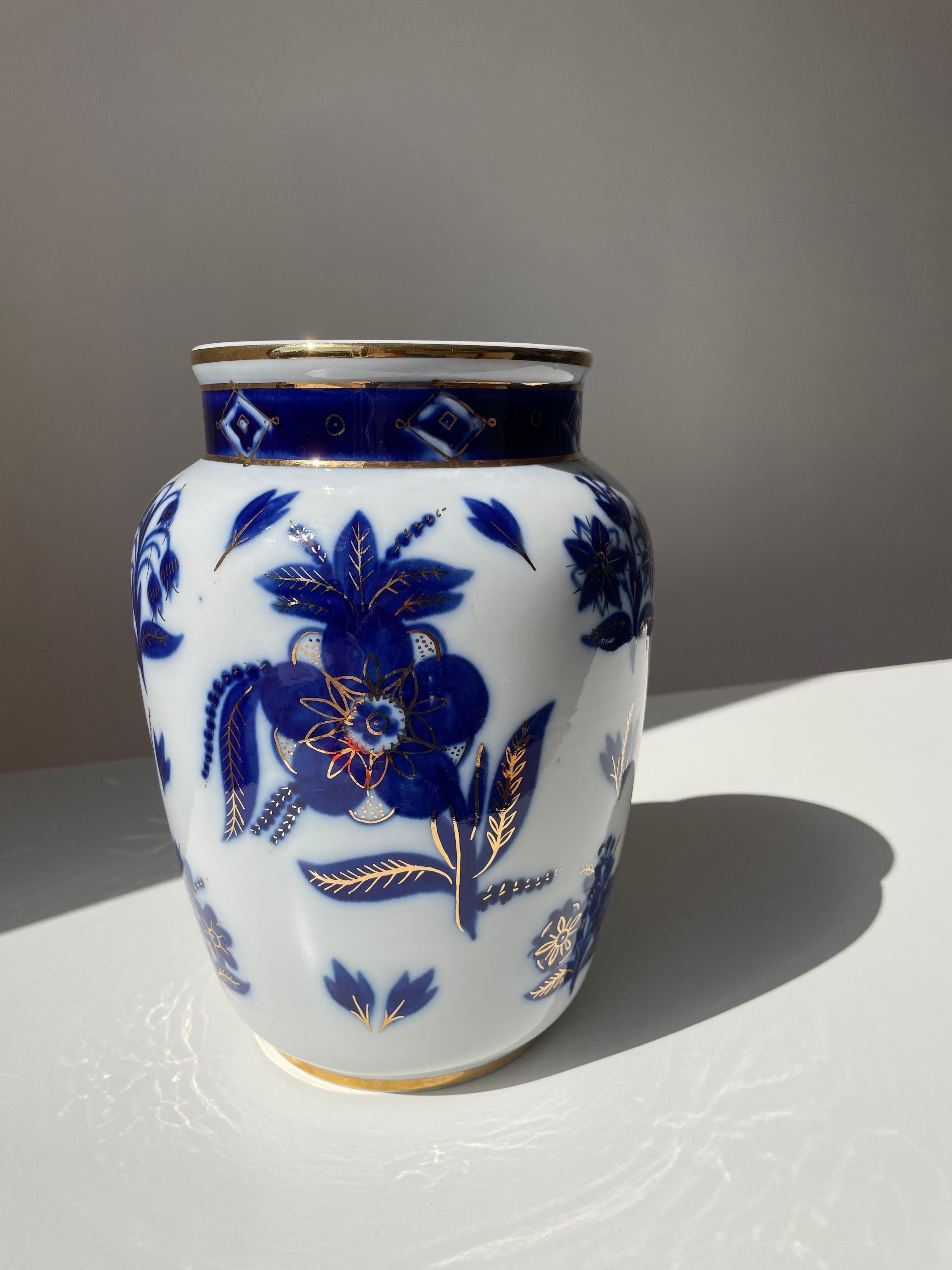 Russian Large Lomonosov 22K Gold, Blue, White Porcelain Vase, USSR, 1950s For Sale