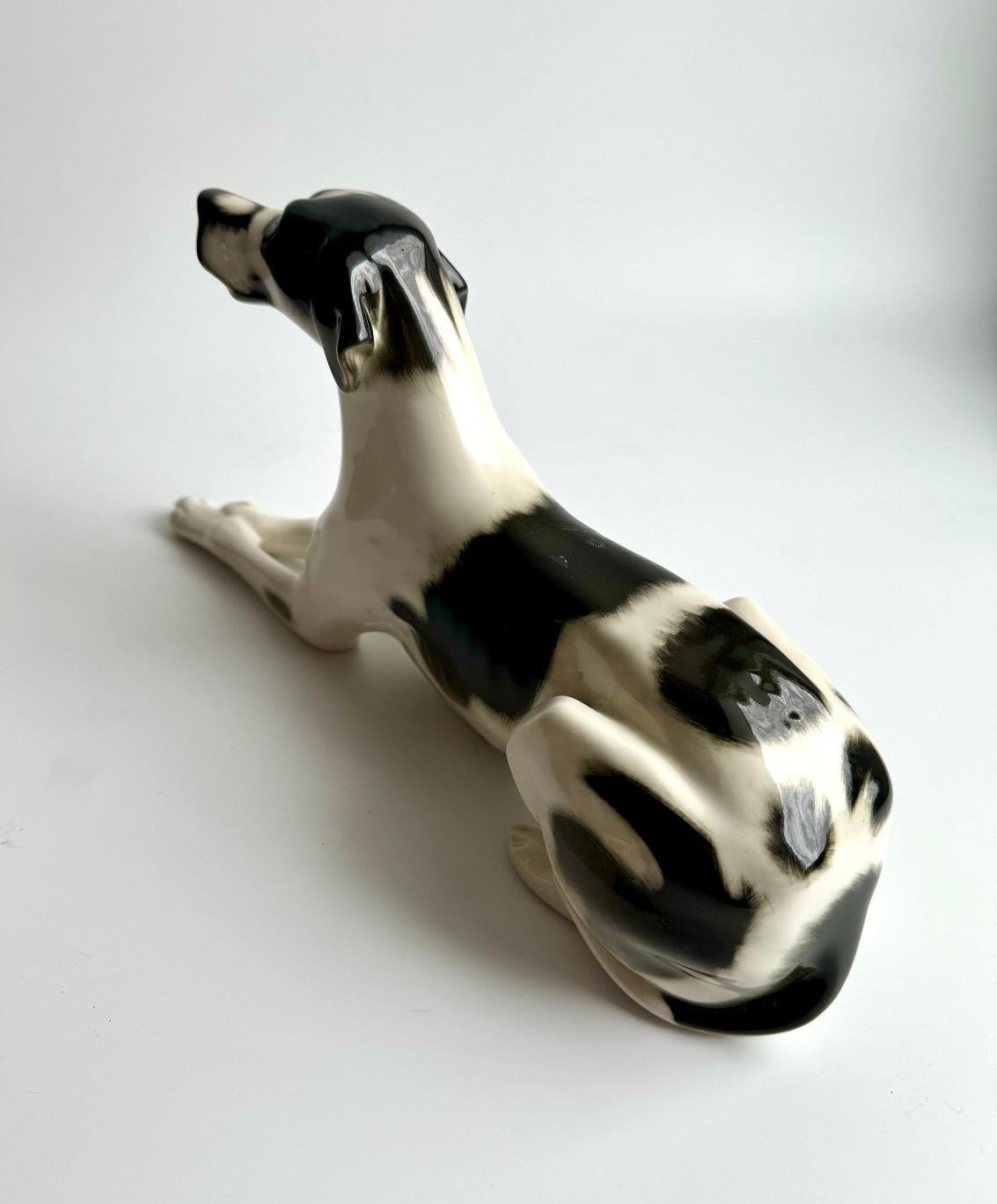 Mid-Century Modern Large Lomonosov Russian Porcelain Black/ White English Pointer Dog Figurine For Sale