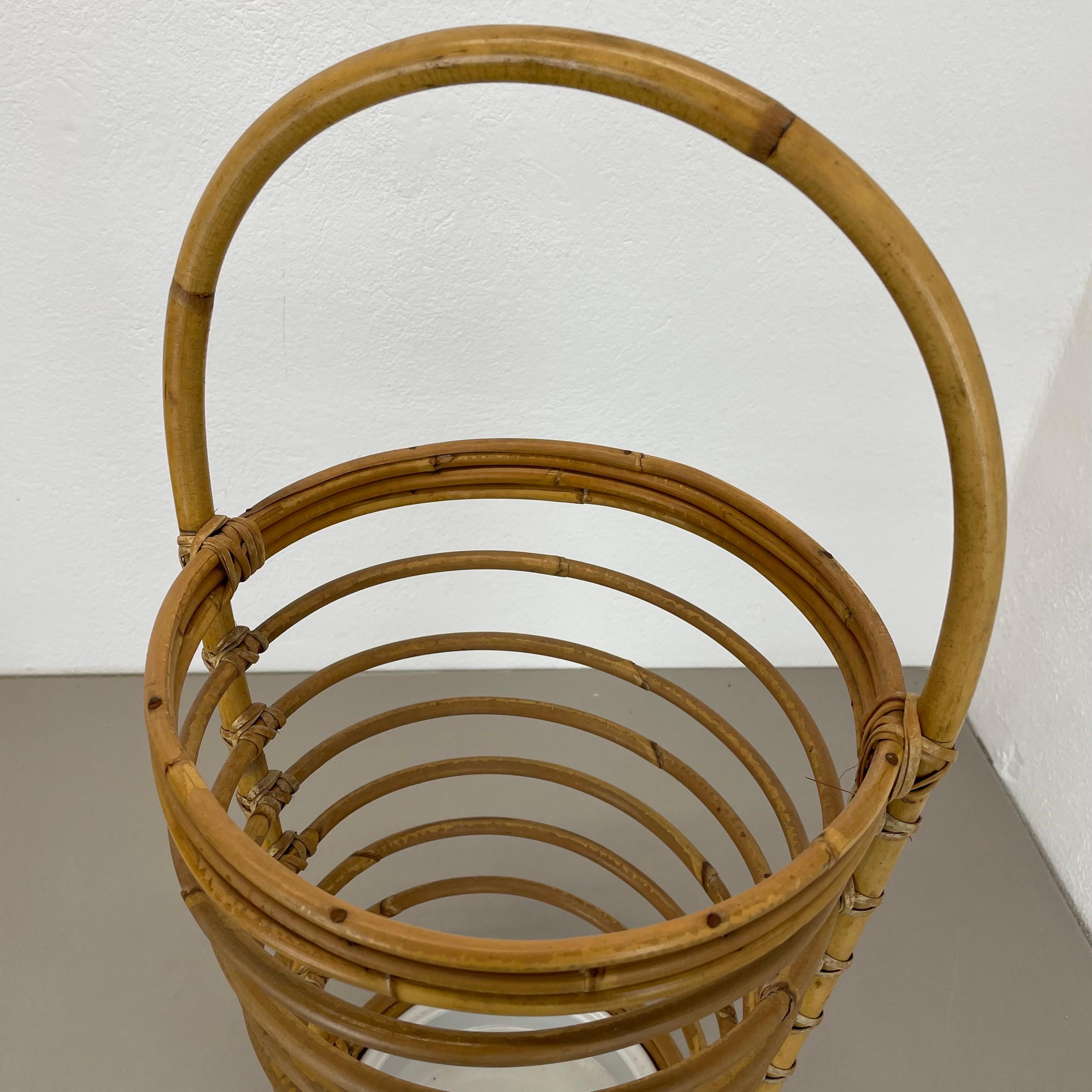 Portaombrelli in rattan Bauhaus, Francia, anni '70, grande 60 cm, con occhiello in vendita 4