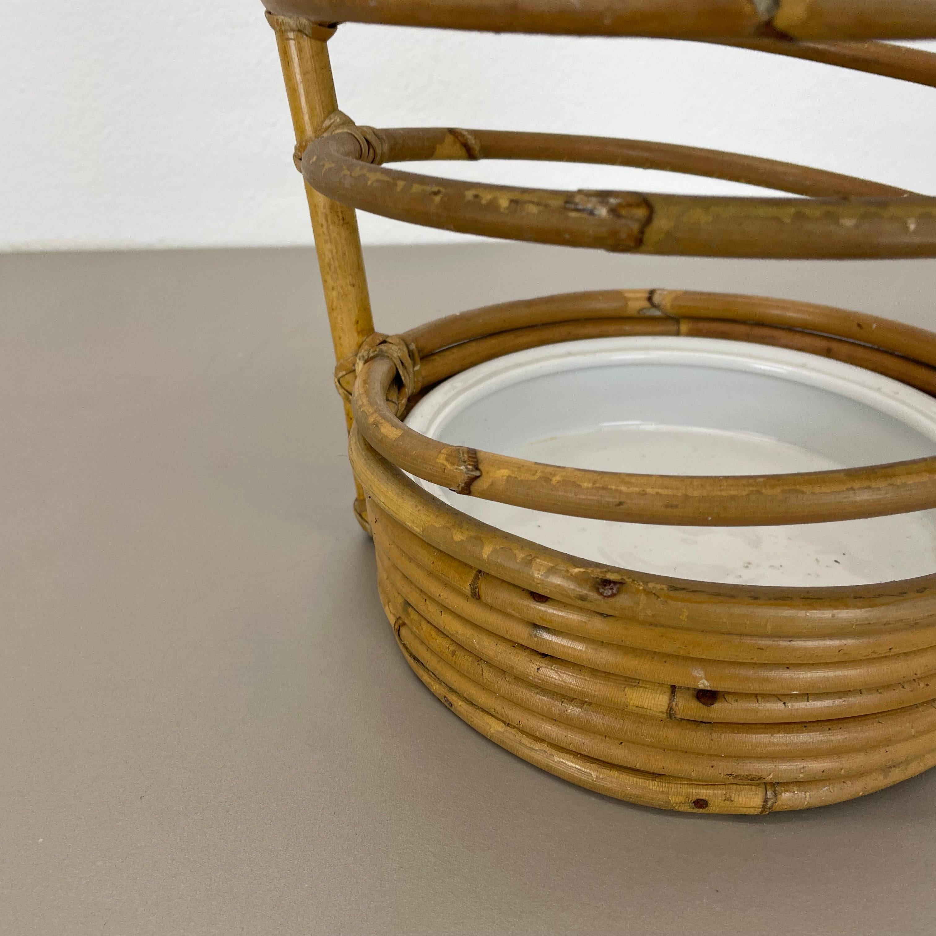 Portaombrelli in rattan Bauhaus, Francia, anni '70, grande 60 cm, con occhiello In condizioni buone in vendita a Kirchlengern, DE