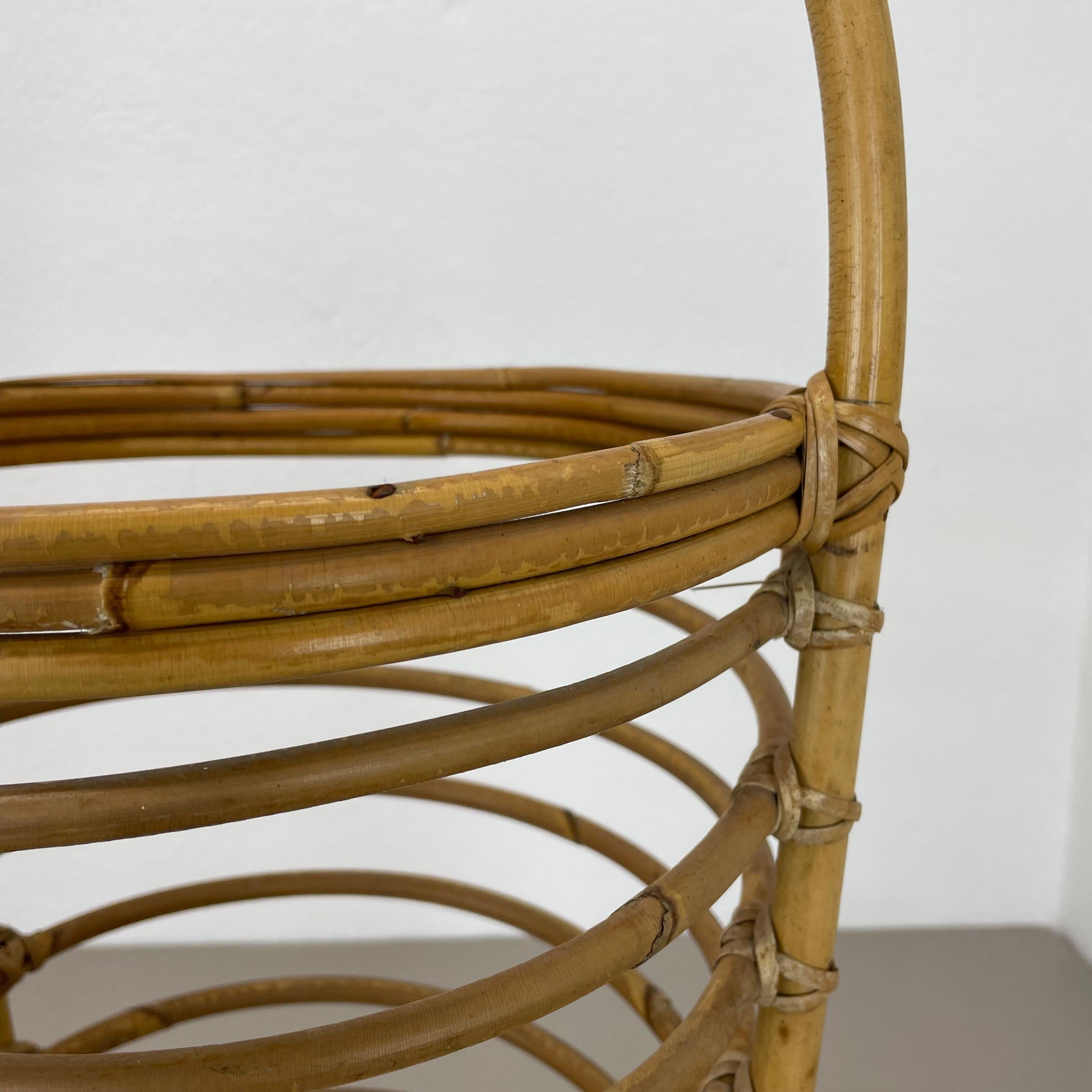 Portaombrelli in rattan Bauhaus, Francia, anni '70, grande 60 cm, con occhiello in vendita 1