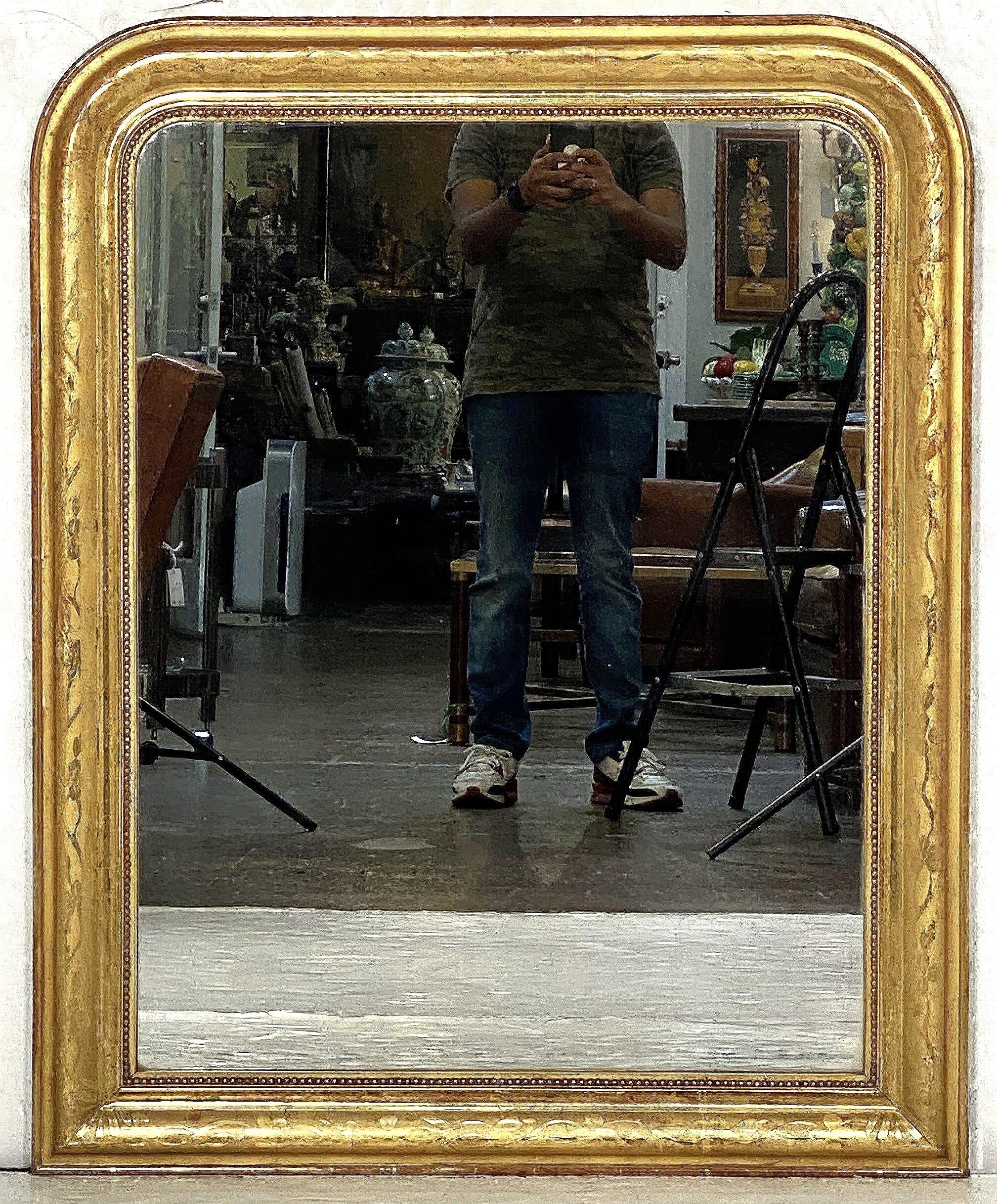 Large Louis Philippe Arch Top Gilt Mirror (H 42 3/4 x W 34 1/4) In Good Condition In Austin, TX
