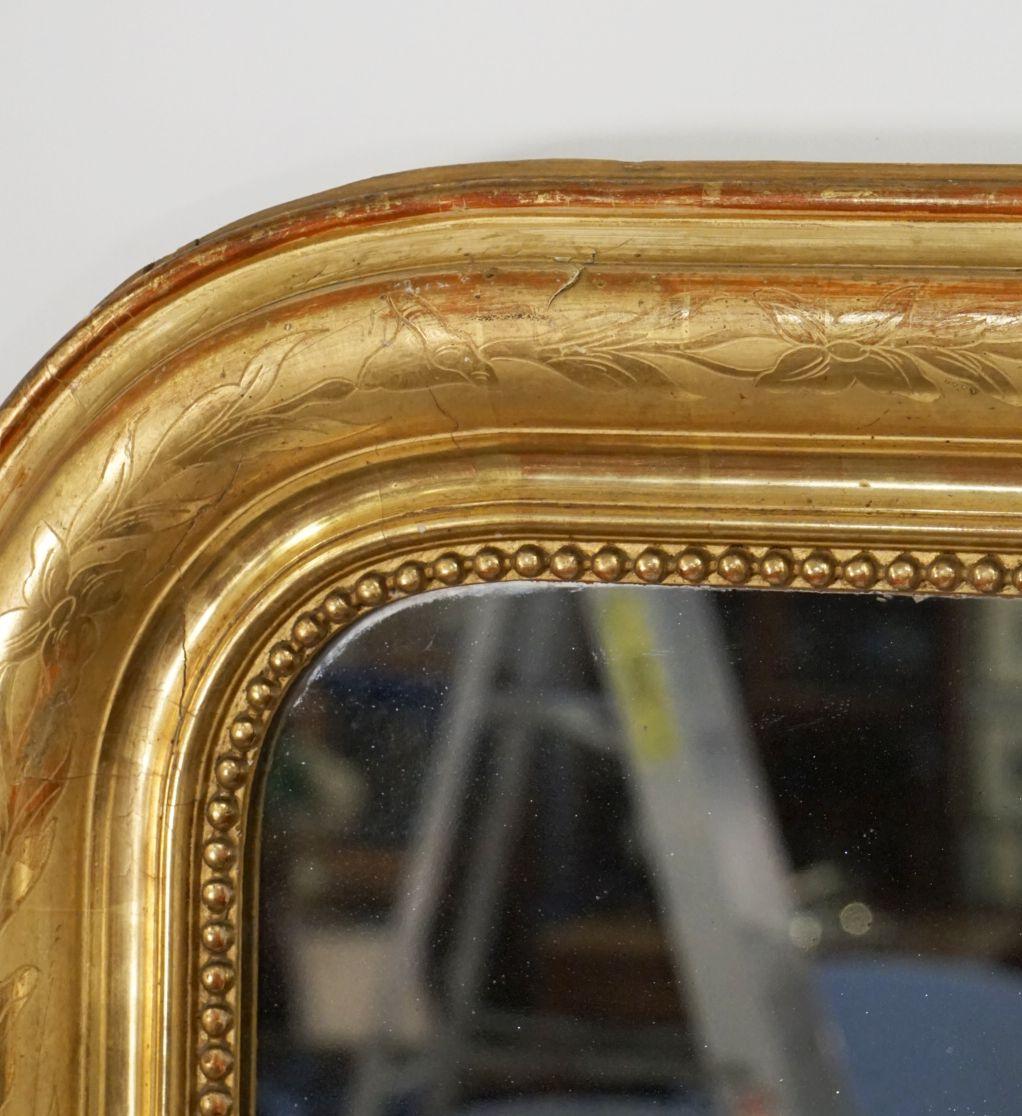 Grand miroir habillé ou console doré Louis Philippe (H 68 x L 32 1/4) en vente 3