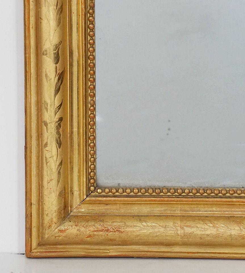 Français Grand miroir habillé ou console doré Louis Philippe (H 68 x L 32 1/4) en vente