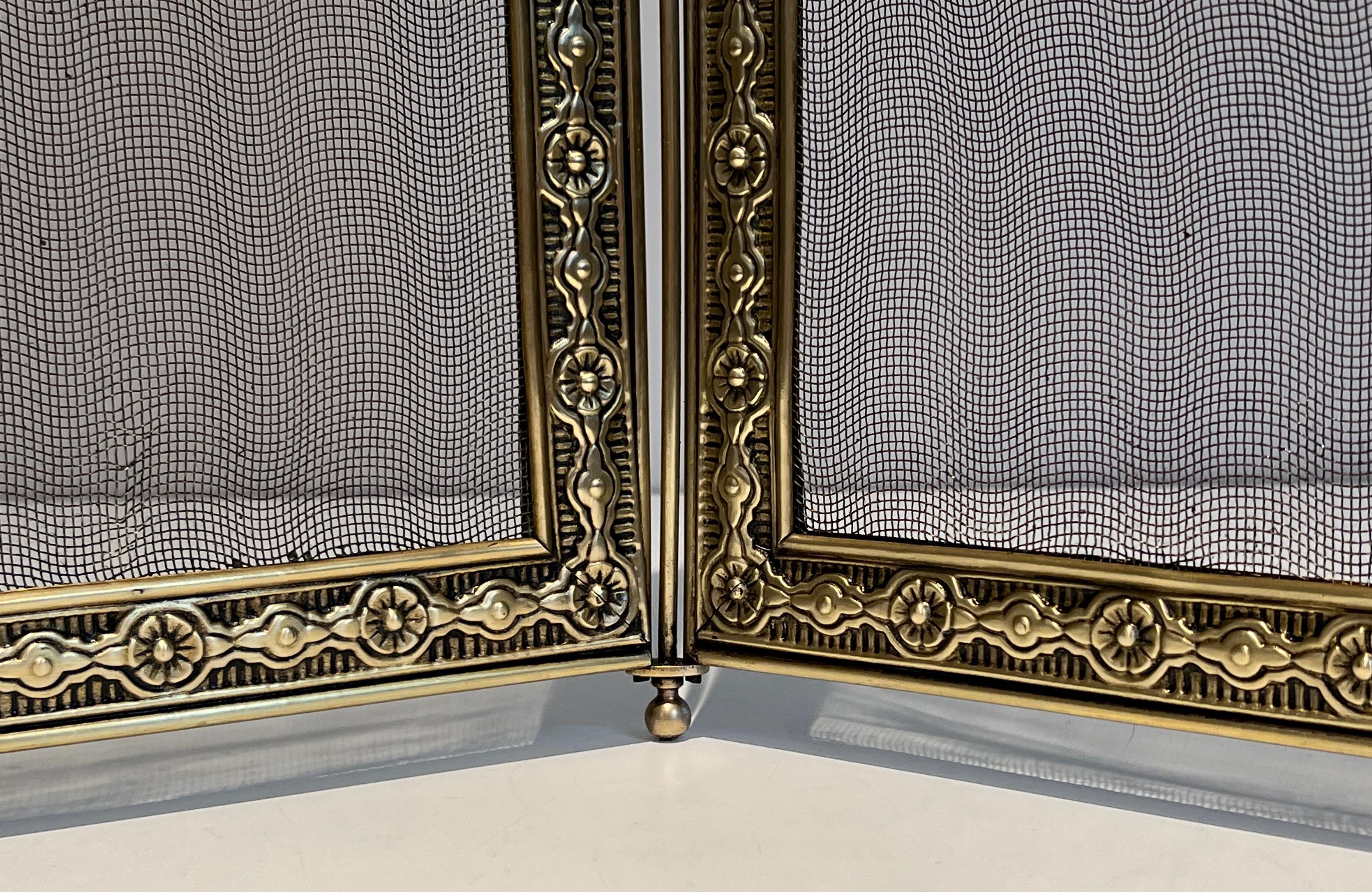 Large Louis the 16th Style 4 Panels Brass and Grilling Folding Fireplace Screen For Sale 8