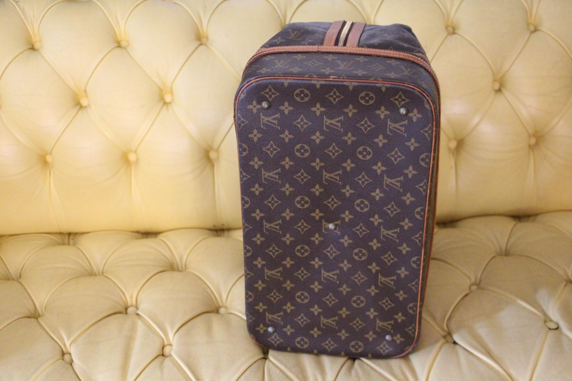 Large Louis Vuitton Bag, Large Louis Vuitton Duffle Bag, Louis Vuitton Boston Ba In Good Condition In Saint-ouen, FR
