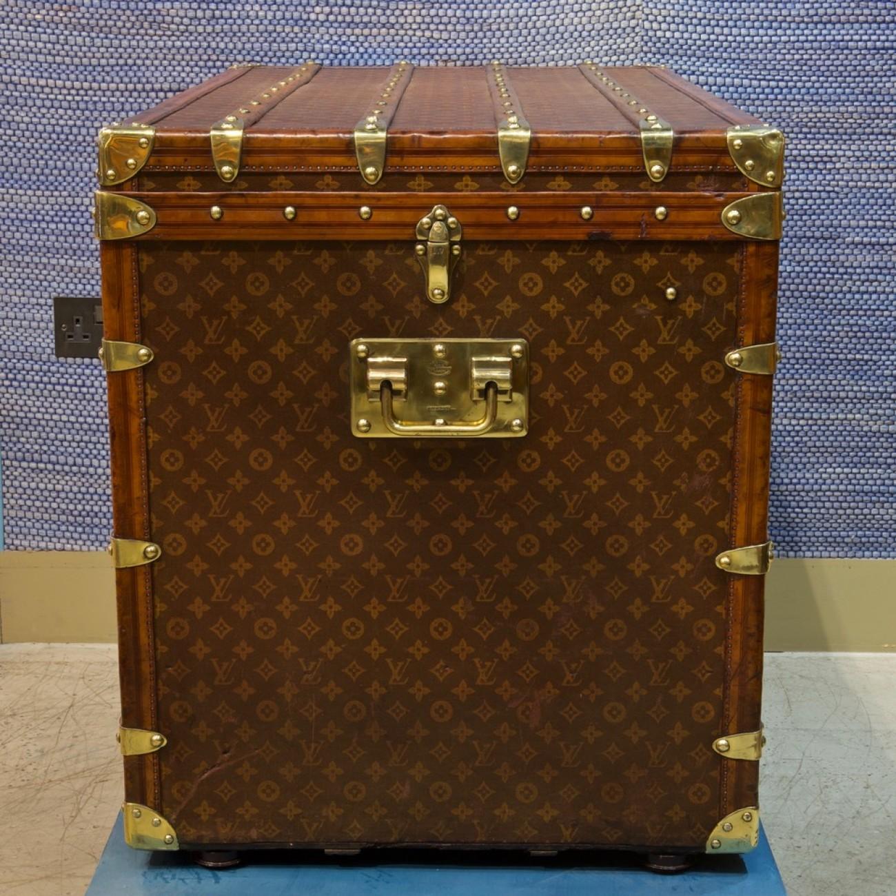 Large Malle Louis Vuitton Monogram Trunk, by Louis Vuitton, circa 1905 In Good Condition In London, GB