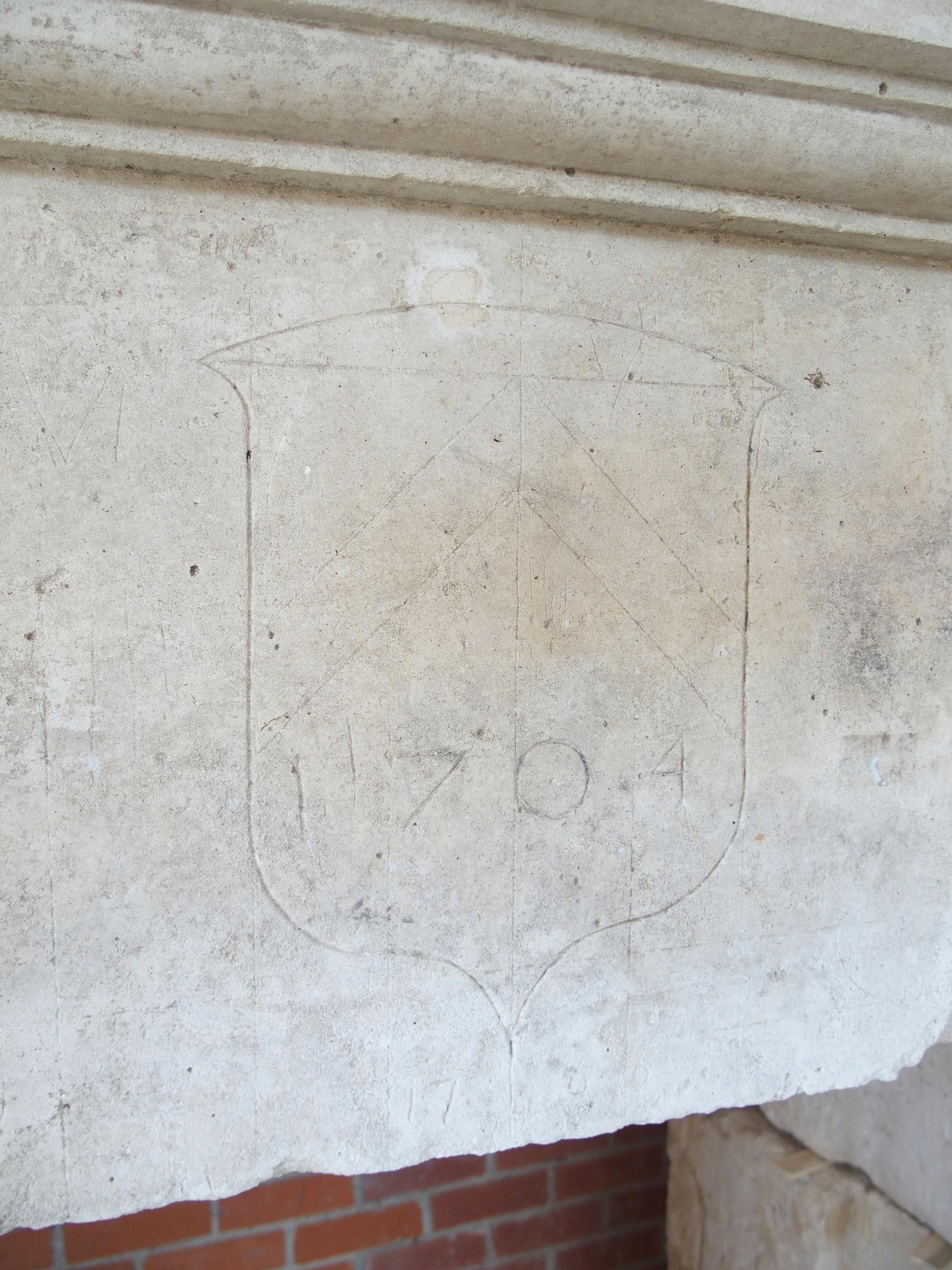 Gran repisa de chimenea de castillo Luis XIII de La Meuse, Francia, siglo XVII en Bueno estado para la venta en Dallas, TX