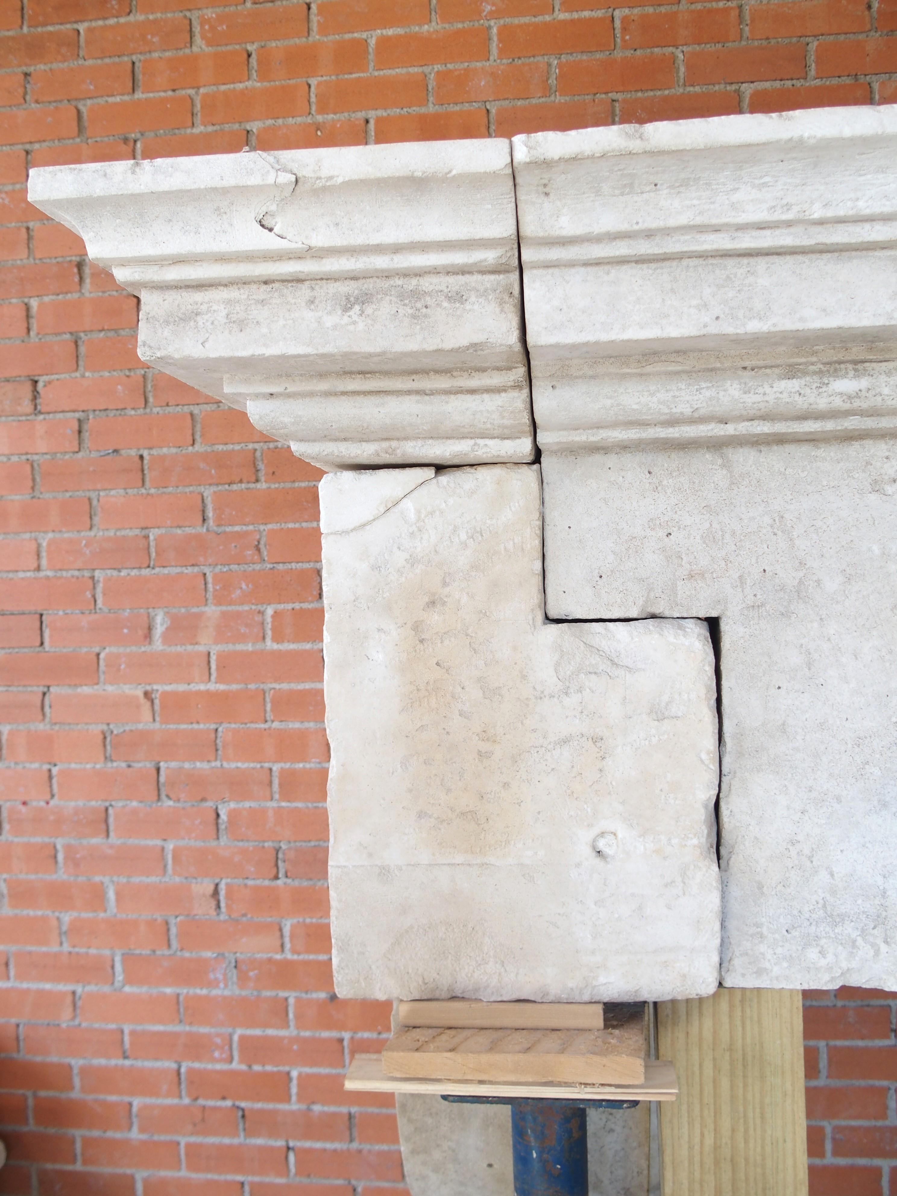 Gran repisa de chimenea de castillo Luis XIII de La Meuse, Francia, siglo XVII en venta 1