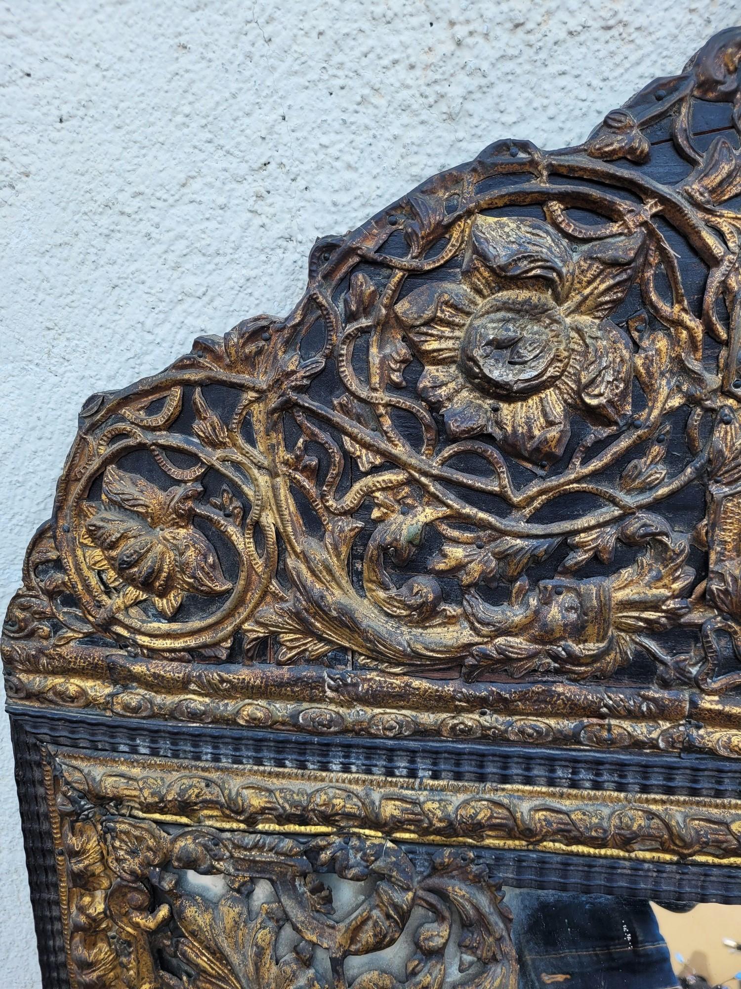 Grande specchio in stile Luigi XIV con perle di vetro, 136 X 86 cm, XIX secolo In condizioni buone in vendita a MARSEILLE, FR