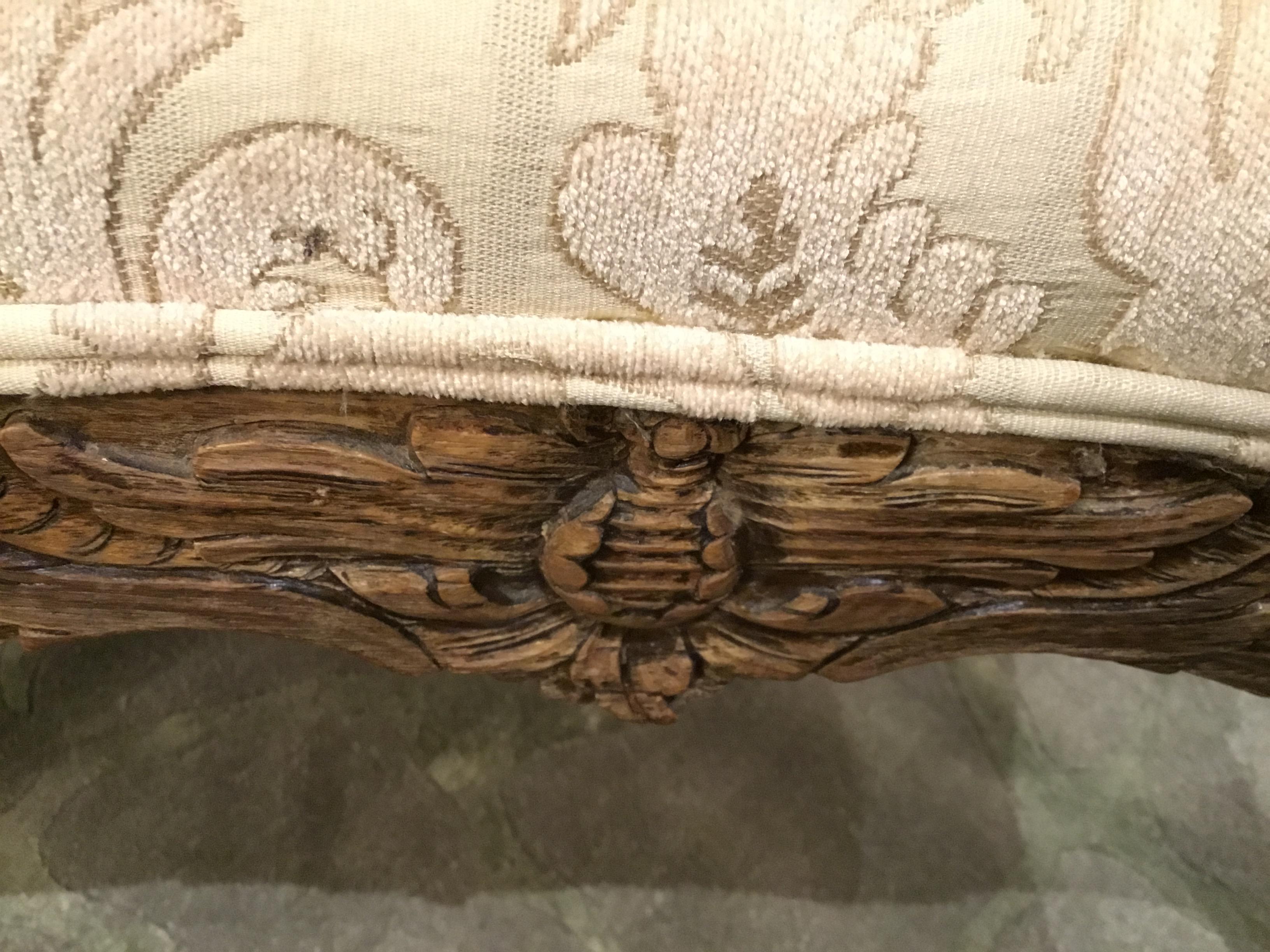 Large Louis XV Rococo Style Carved Walnut, Early 19th Century Chaise Lounge 8