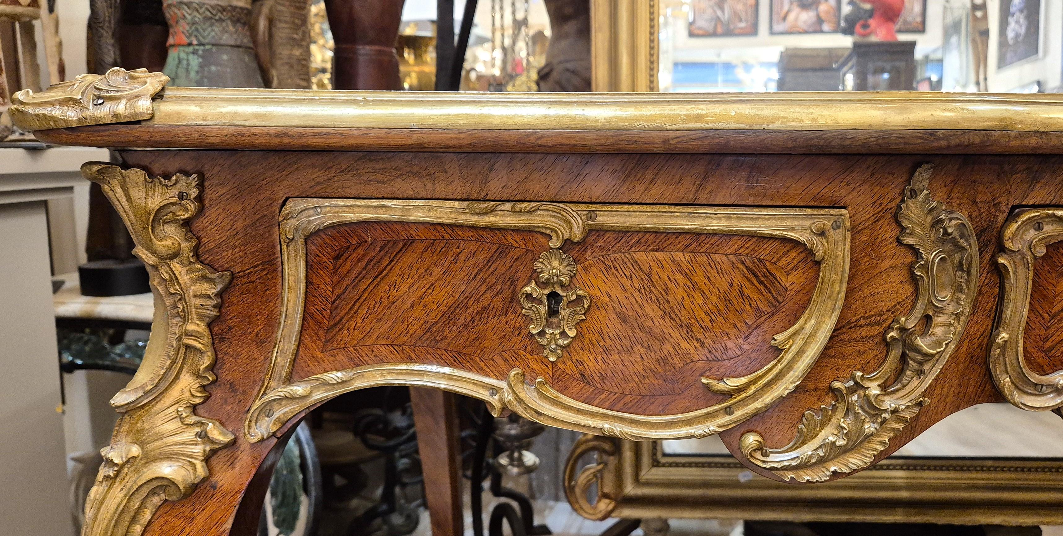 Large Louis XV style flat desk, marquetry and gilt bronze, 19th century work For Sale 3