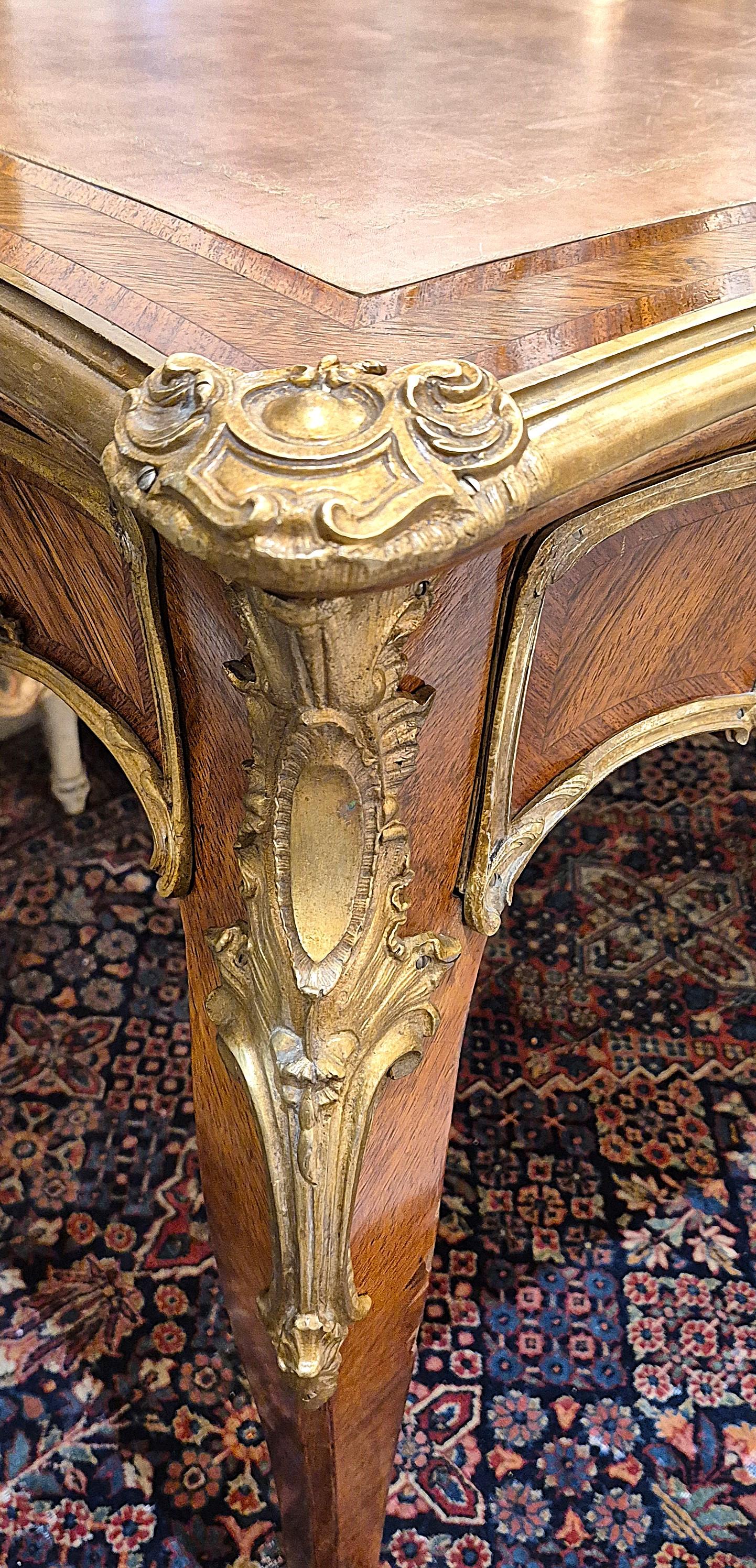 Bronze Large Louis XV style flat desk, marquetry and gilt bronze, 19th century work For Sale