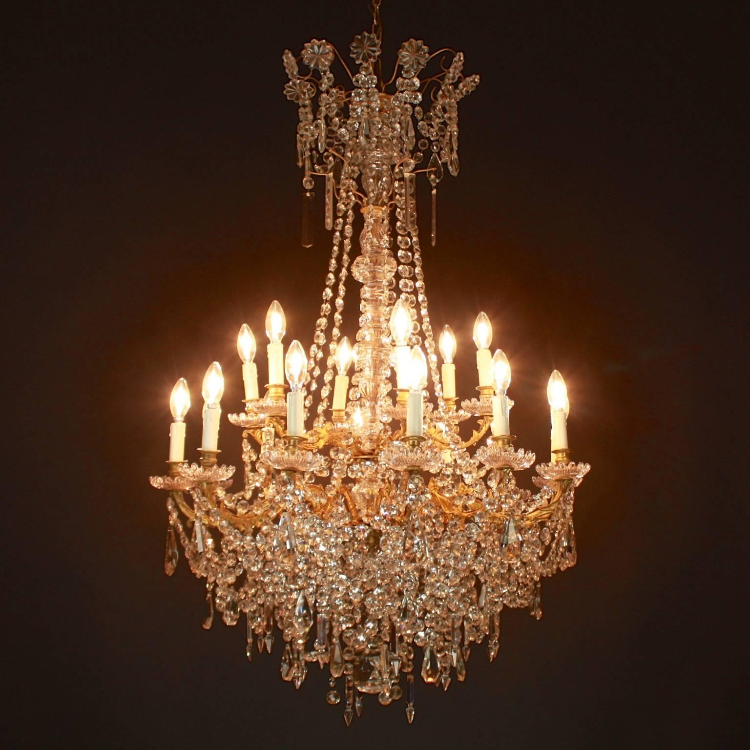 Large Louis XV Style Gilt-Bronze and Cut-Crystal Eighteen-Light Chandelier In Excellent Condition In Berlin, DE