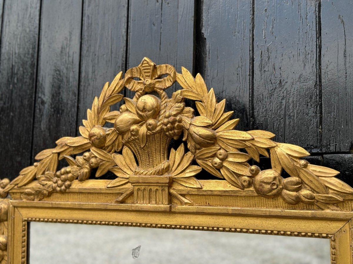 Grande specchio Luigi XVI in legno intagliato e dorato, Francia, XVIII secolo in vendita 3