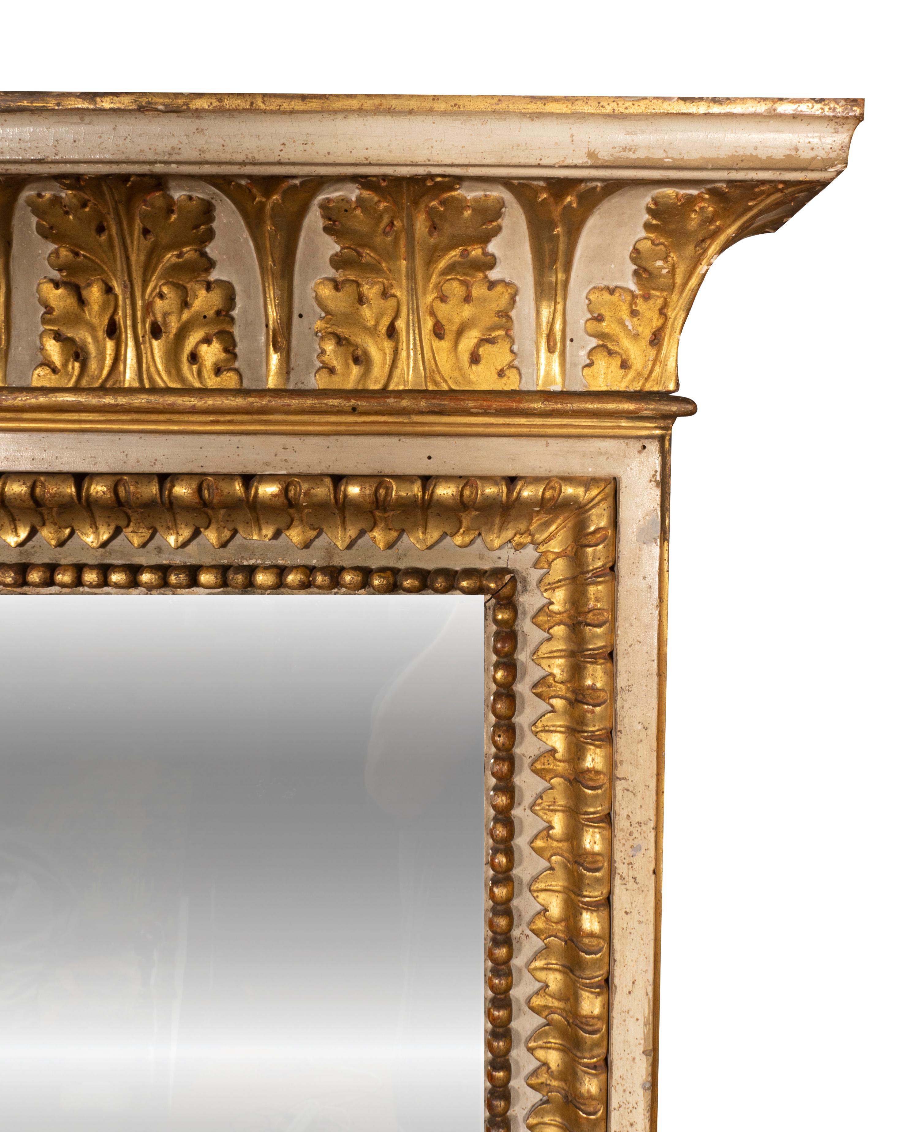 Großer Louis XVI-Spiegel in Cremefarben und Giltwood (Handgeschnitzt) im Angebot
