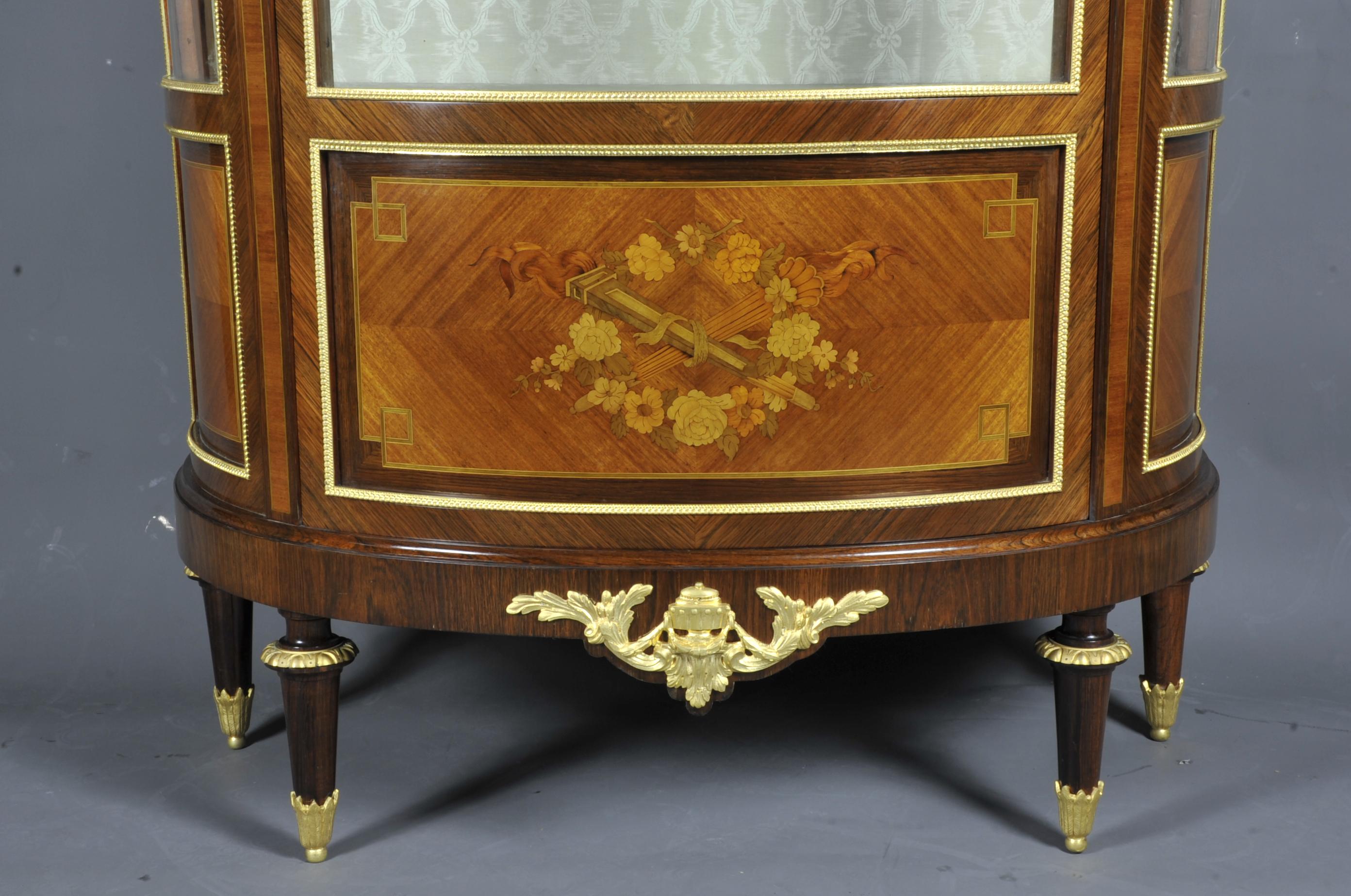 19th Century Large Louis XVI Half-Moon Shaped Showcase in Marquetry and Gilt Bronze For Sale
