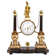Große Portico-Uhr aus französischem Marmor und Goldbronze aus der Louis-XVI.-Periode (18. Jahrhundert)