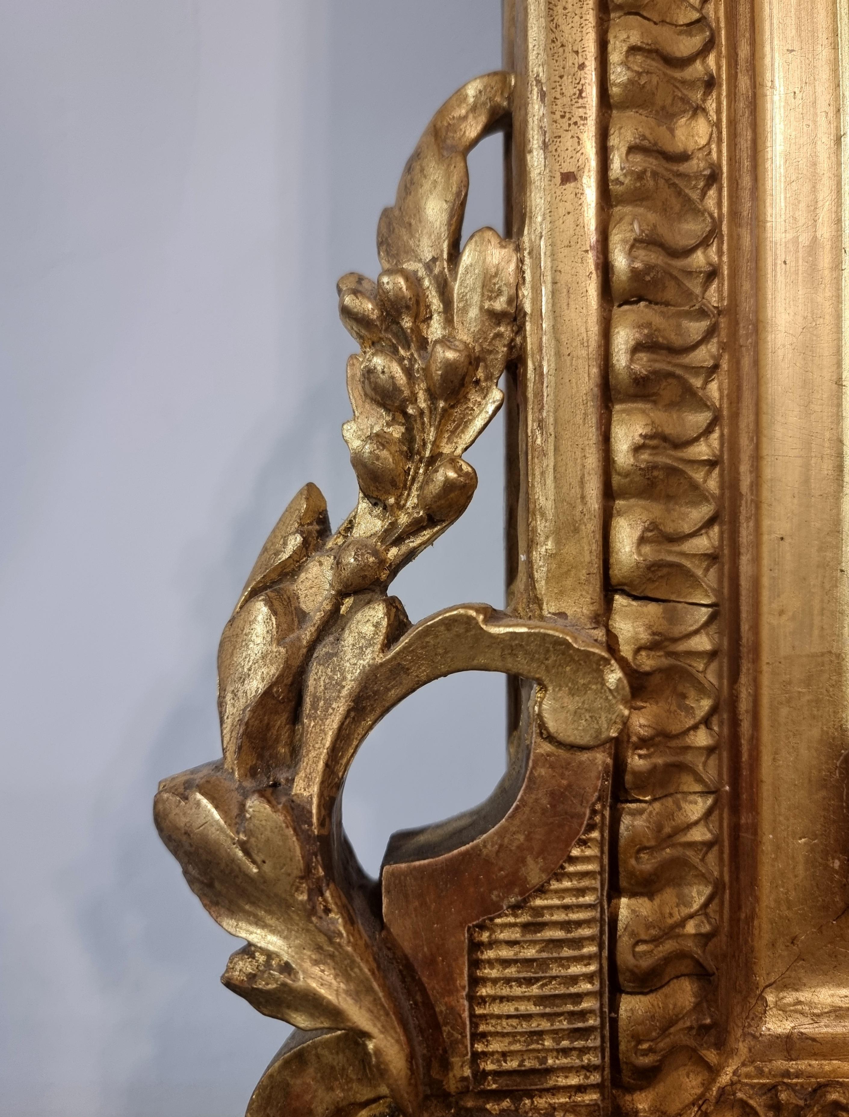 Großer Spiegel aus der Louis-XVI-Periode, goldenes Holz, spätes 18. Jahrhundert (Louis XVI.) im Angebot