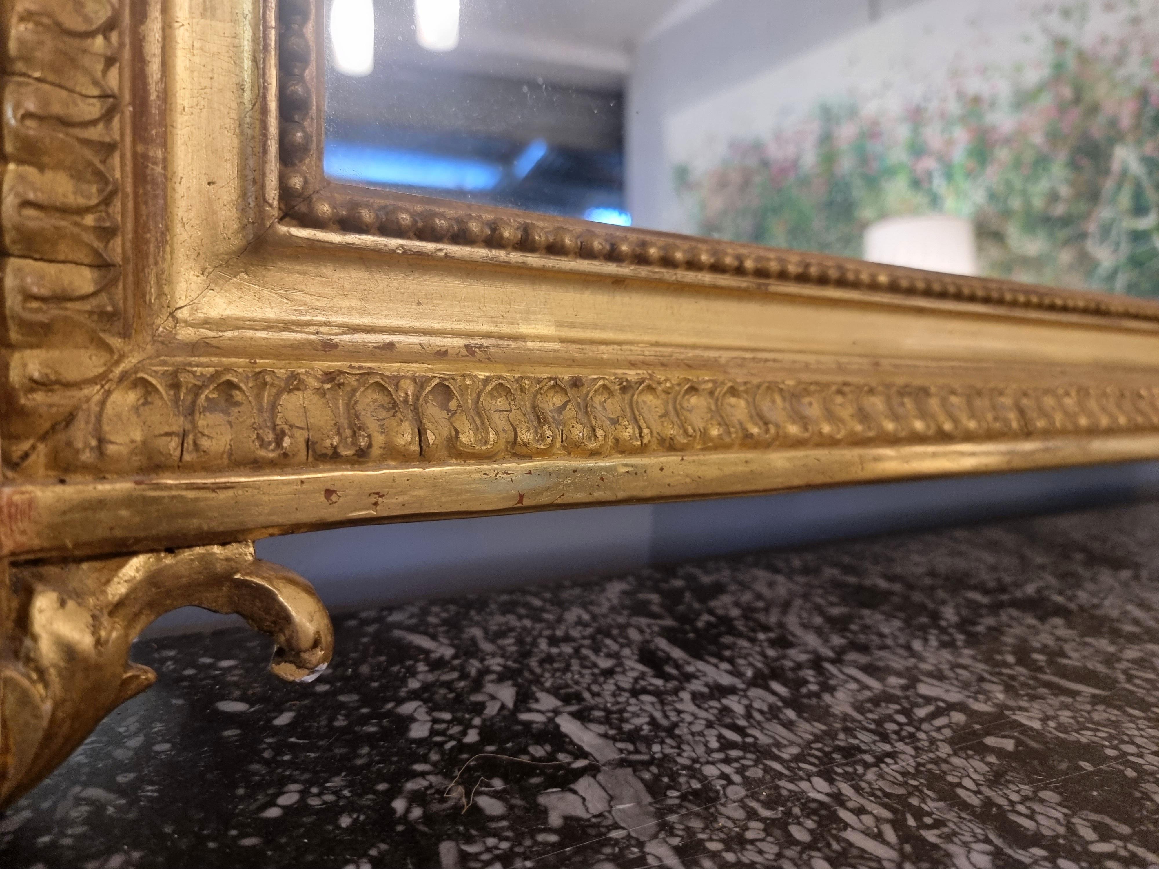 Großer Spiegel aus der Louis-XVI-Periode, goldenes Holz, spätes 18. Jahrhundert im Zustand „Gut“ im Angebot in SAINT-OUEN-SUR-SEINE, FR