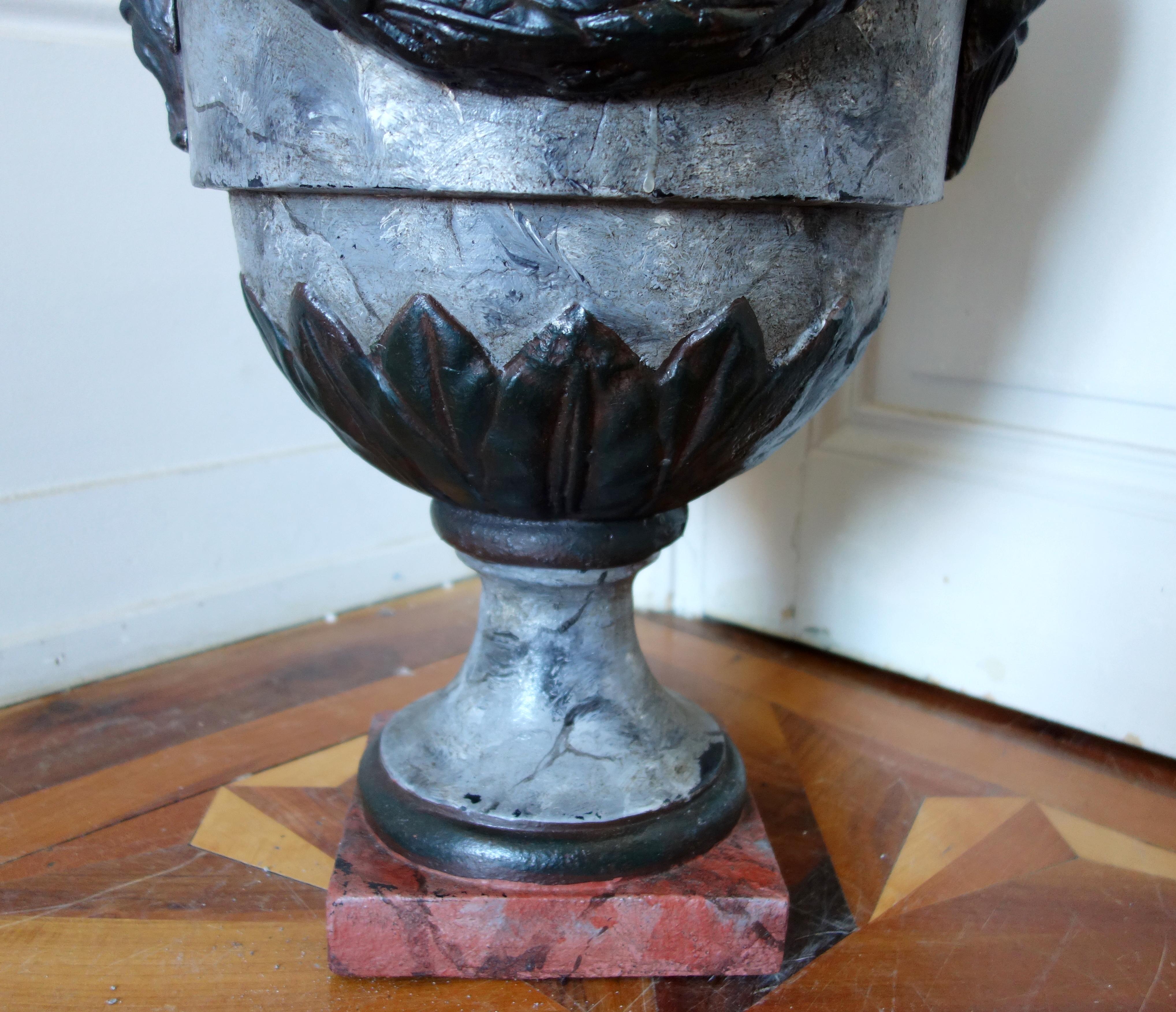 XIX secolo Large Louis XVI style cast iron urn in vendita