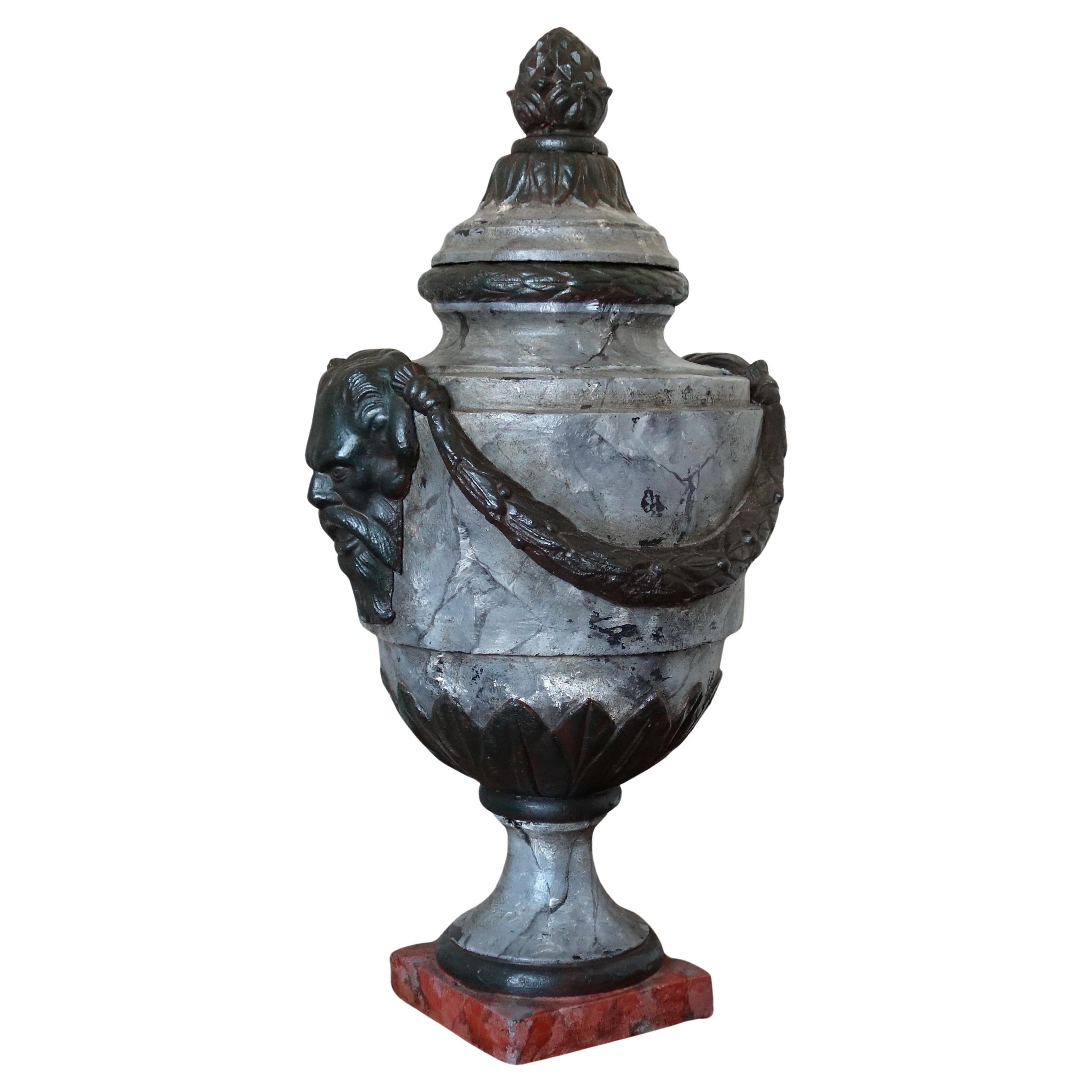 Large Louis XVI style cast iron urn in vendita