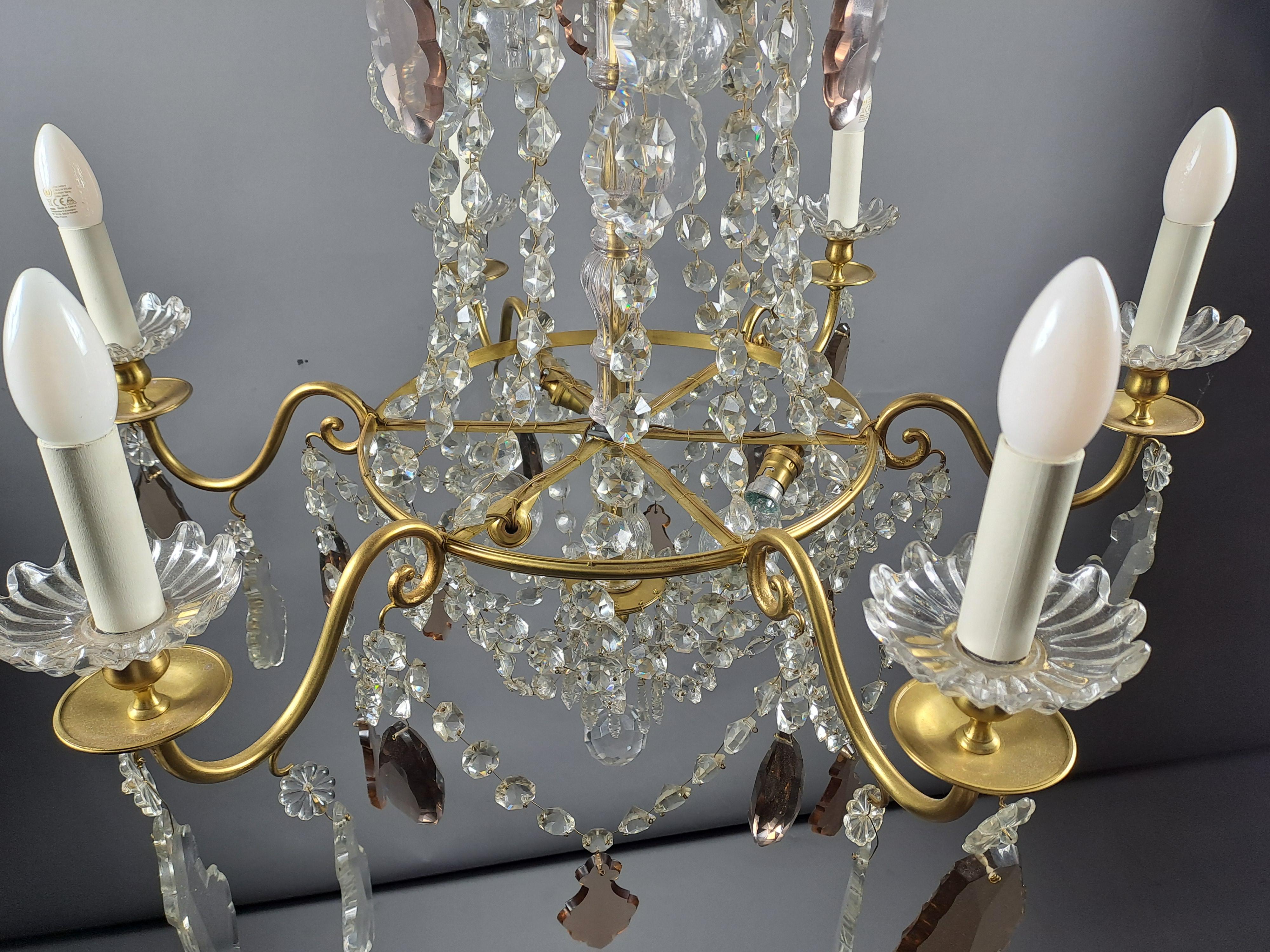 Large Louis XVI Style Chandelier In Crystal And Gilded Bronze For Sale 3