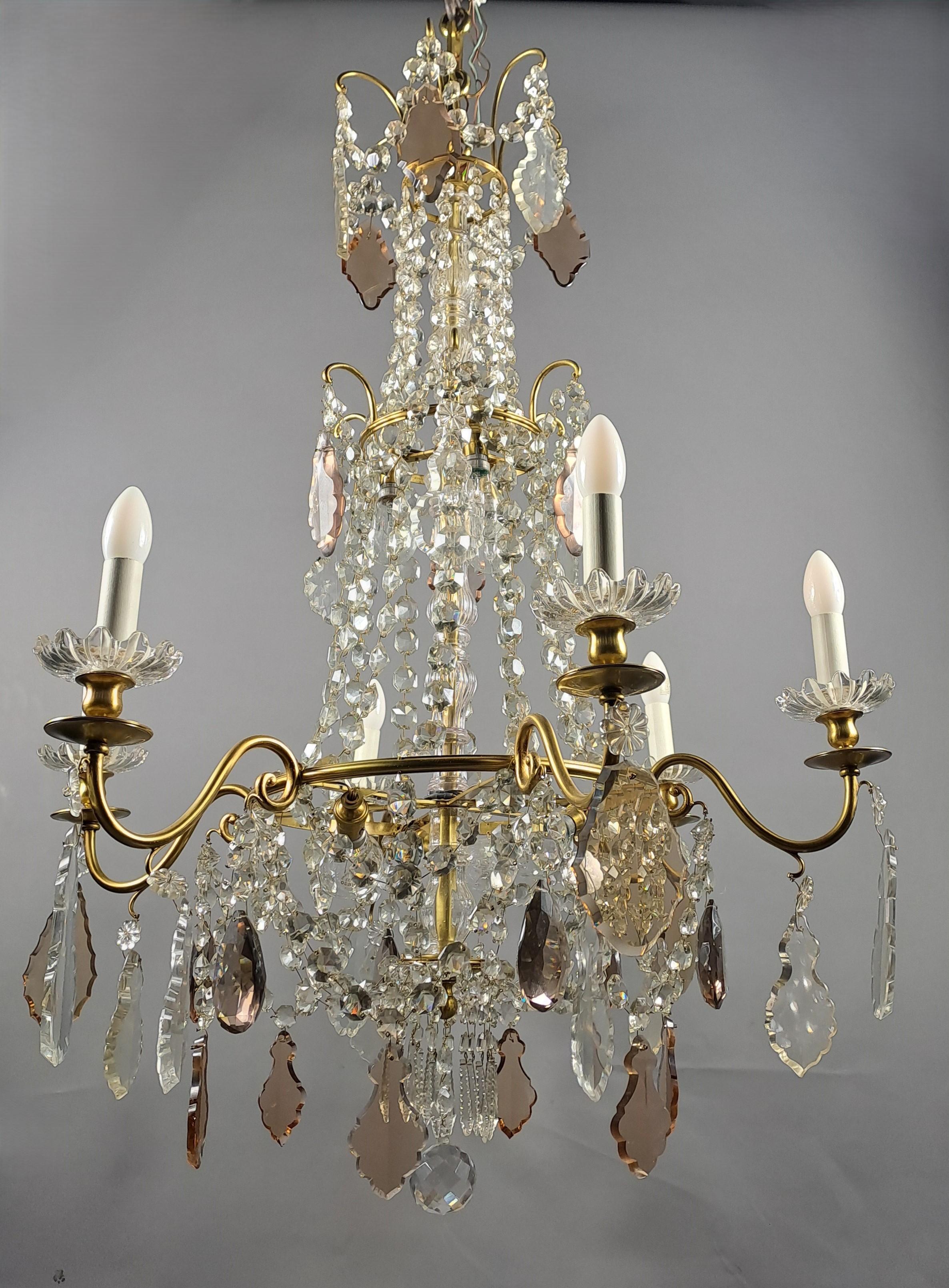 Large Louis XVI Style Chandelier In Crystal And Gilded Bronze For Sale 4