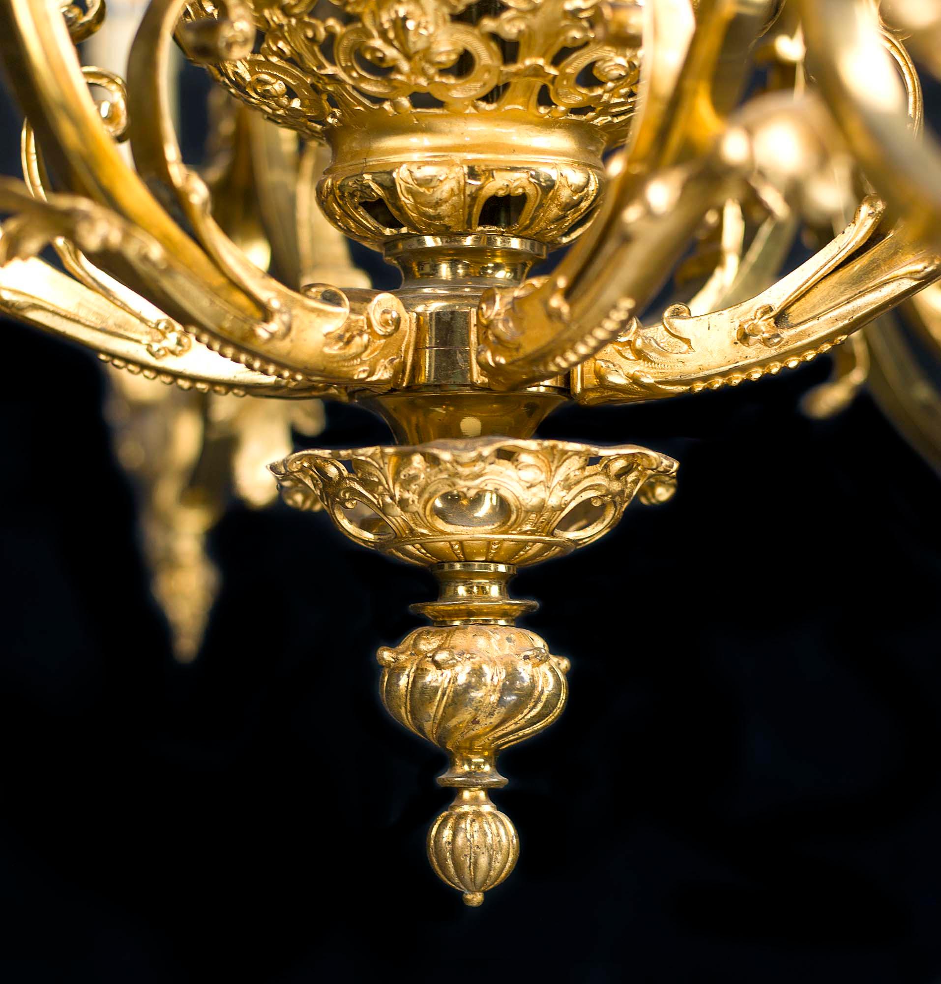 Large Louis XVI Style French 19th Century Gilt Chandelier 5