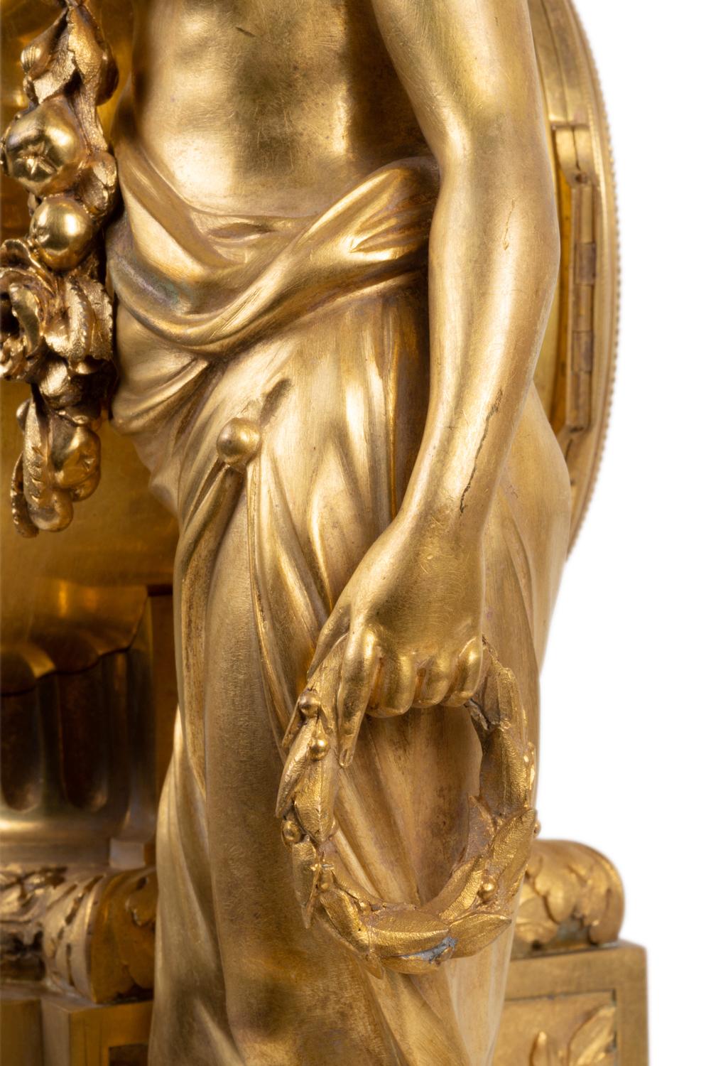 Grande pendule de cheminée en bronze doré de style Louis XVI, 19e siècle en vente 2