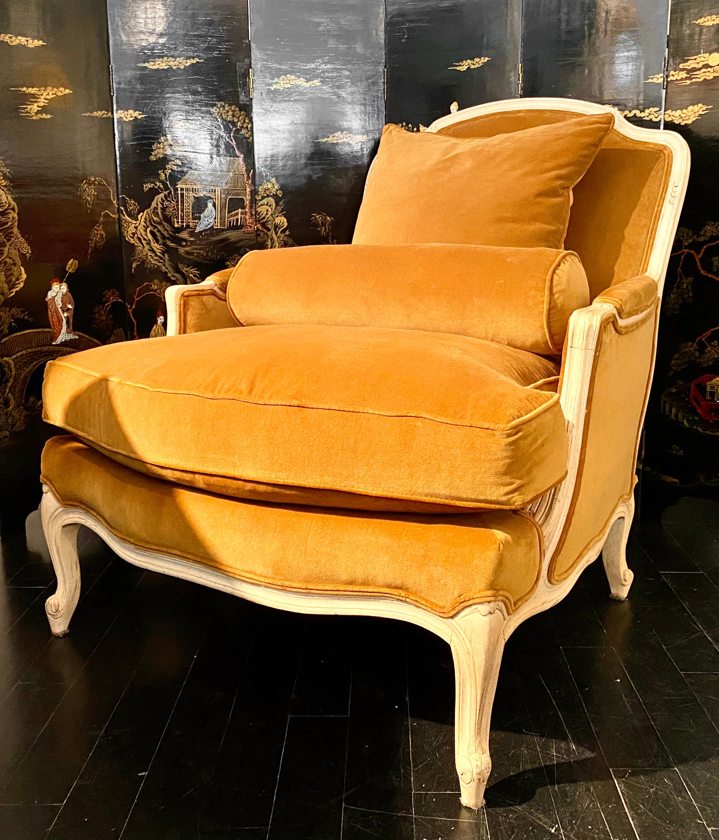 Large Louix XV Style Bergère in Caramel-Coloured Velvet  In Good Condition In Montreal, Quebec