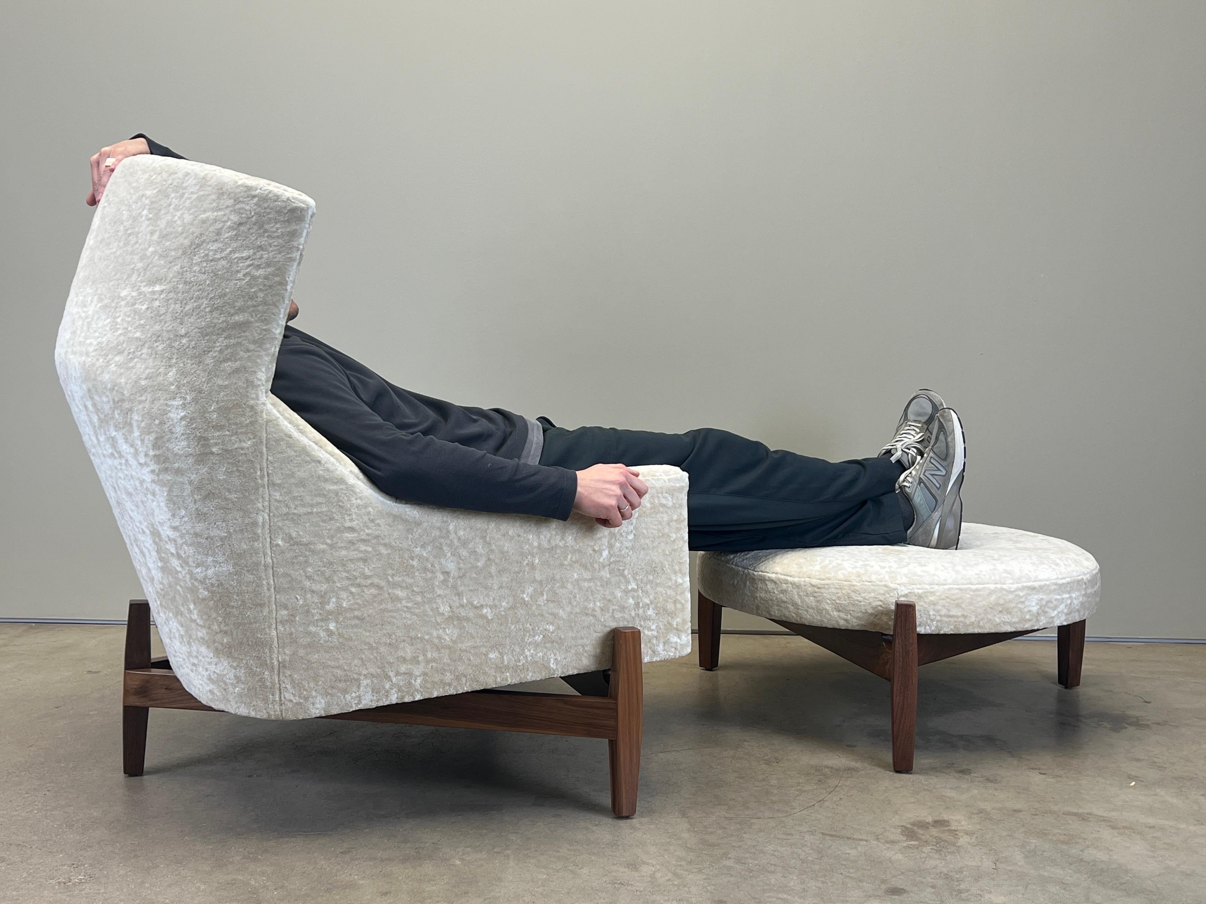 Large Lounge Chair and Ottoman by Jens Risom 10