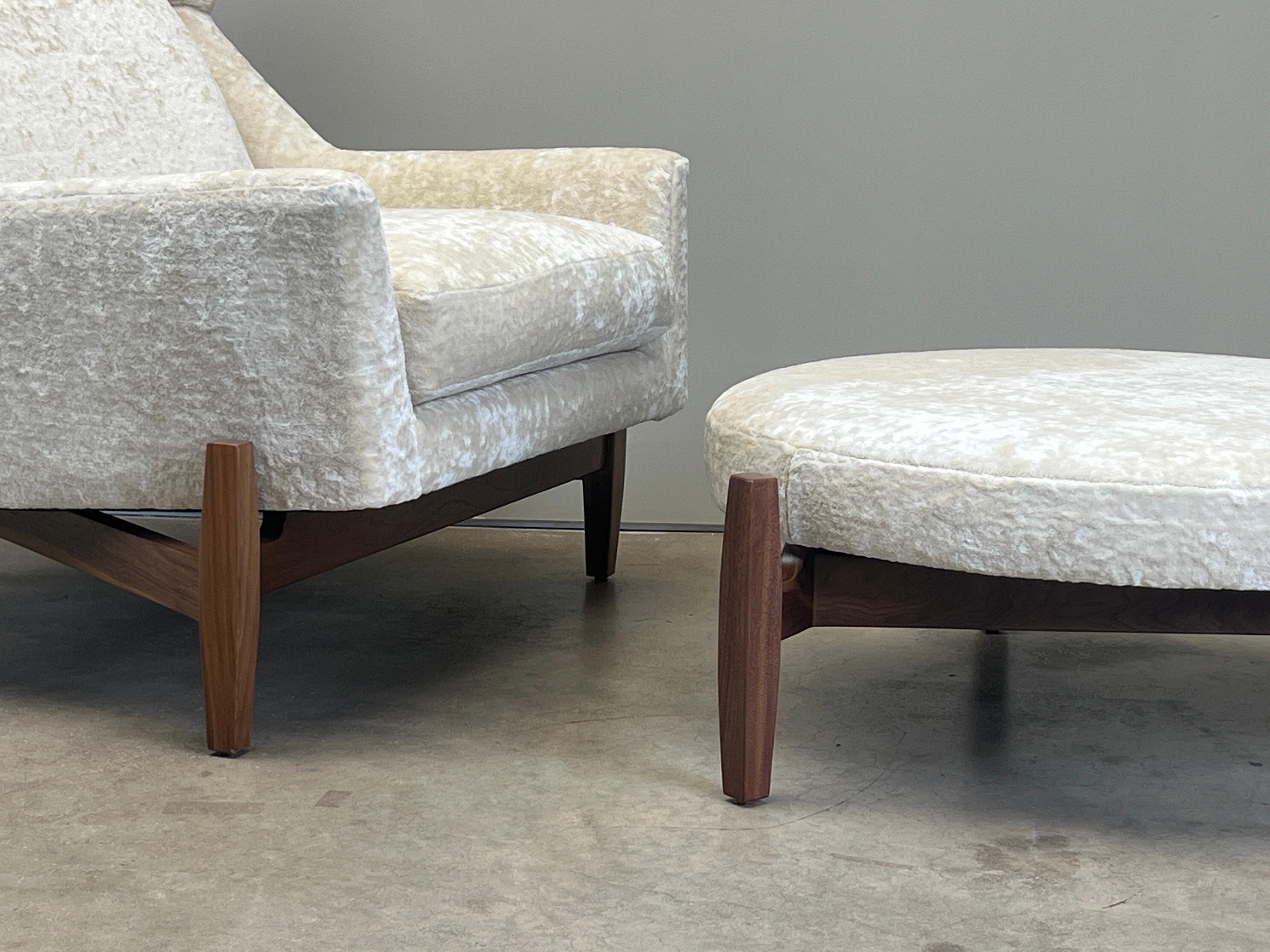 Large Lounge Chair and Ottoman by Jens Risom 14