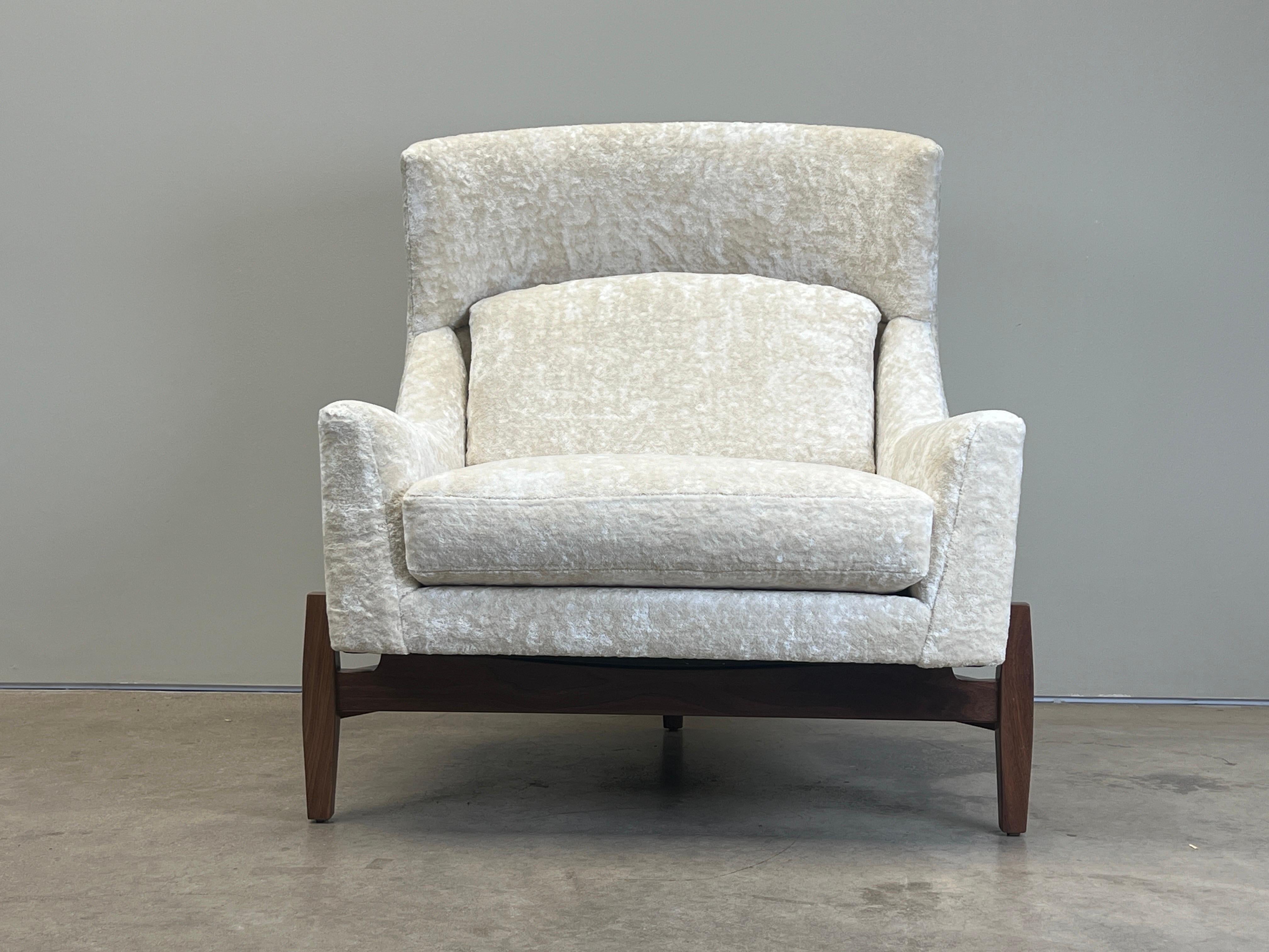 Large Lounge Chair and Ottoman by Jens Risom In Good Condition In Dallas, TX