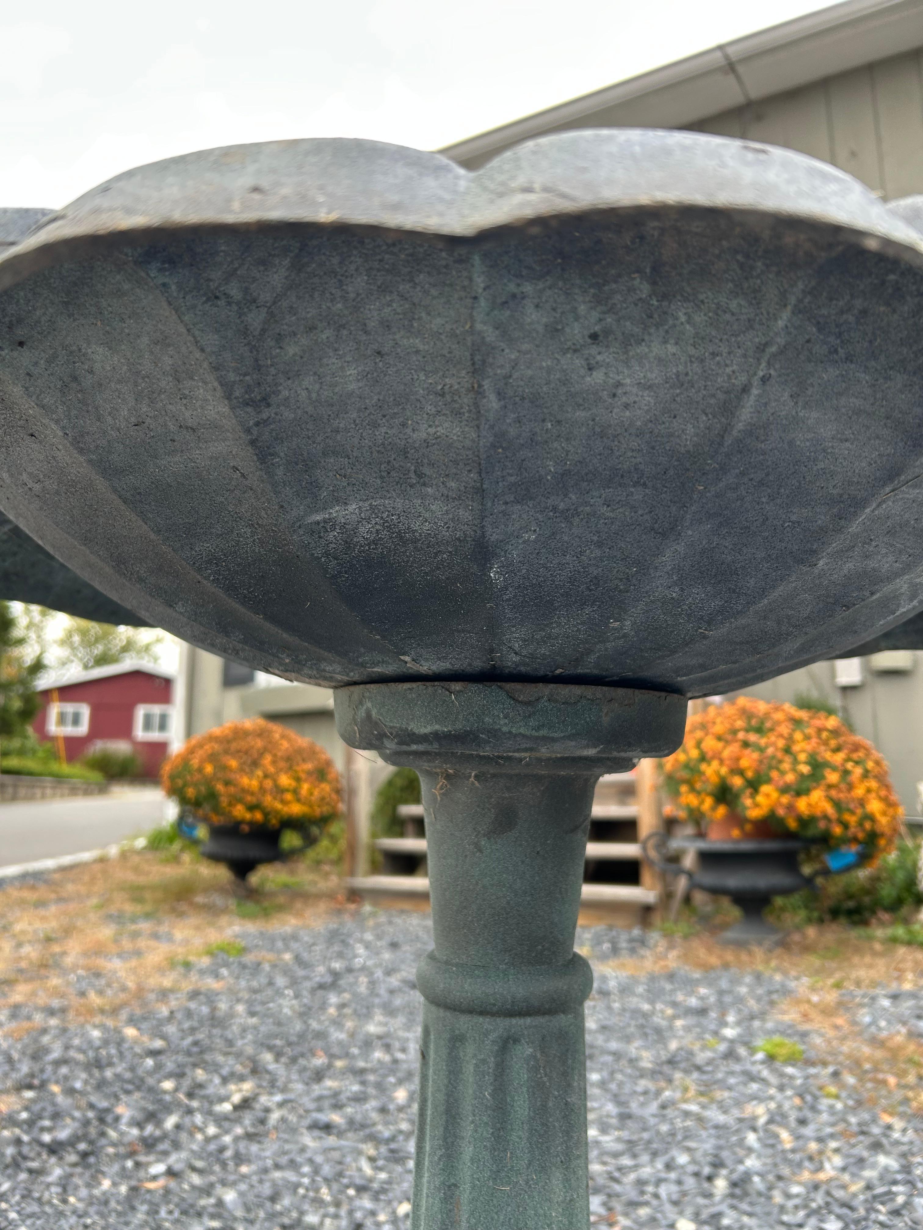 Alluminio Scultura per uccelli da esterno in ferro e alluminio di grandi dimensioni in vendita