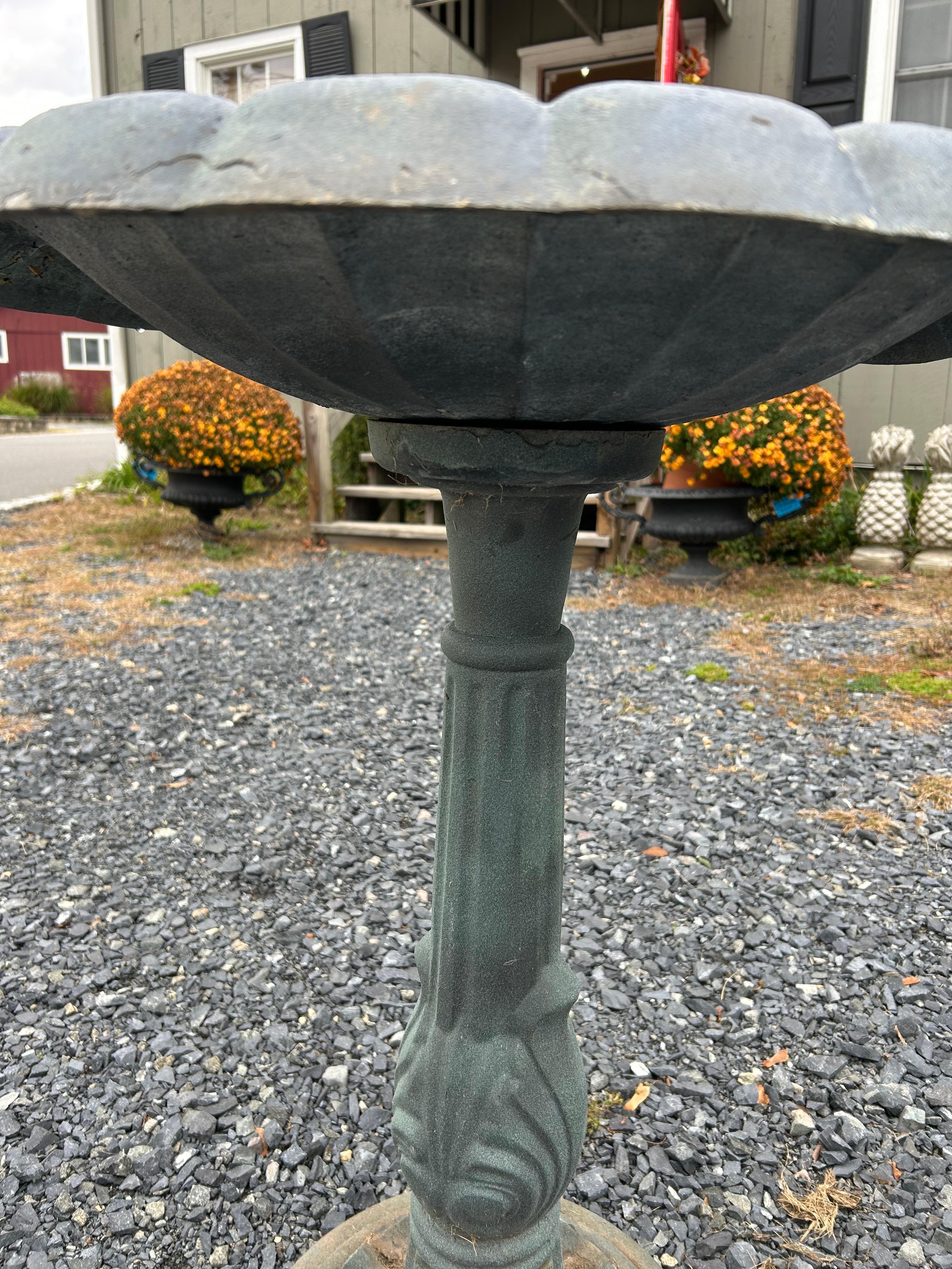 Scultura per uccelli da esterno in ferro e alluminio di grandi dimensioni in vendita 1