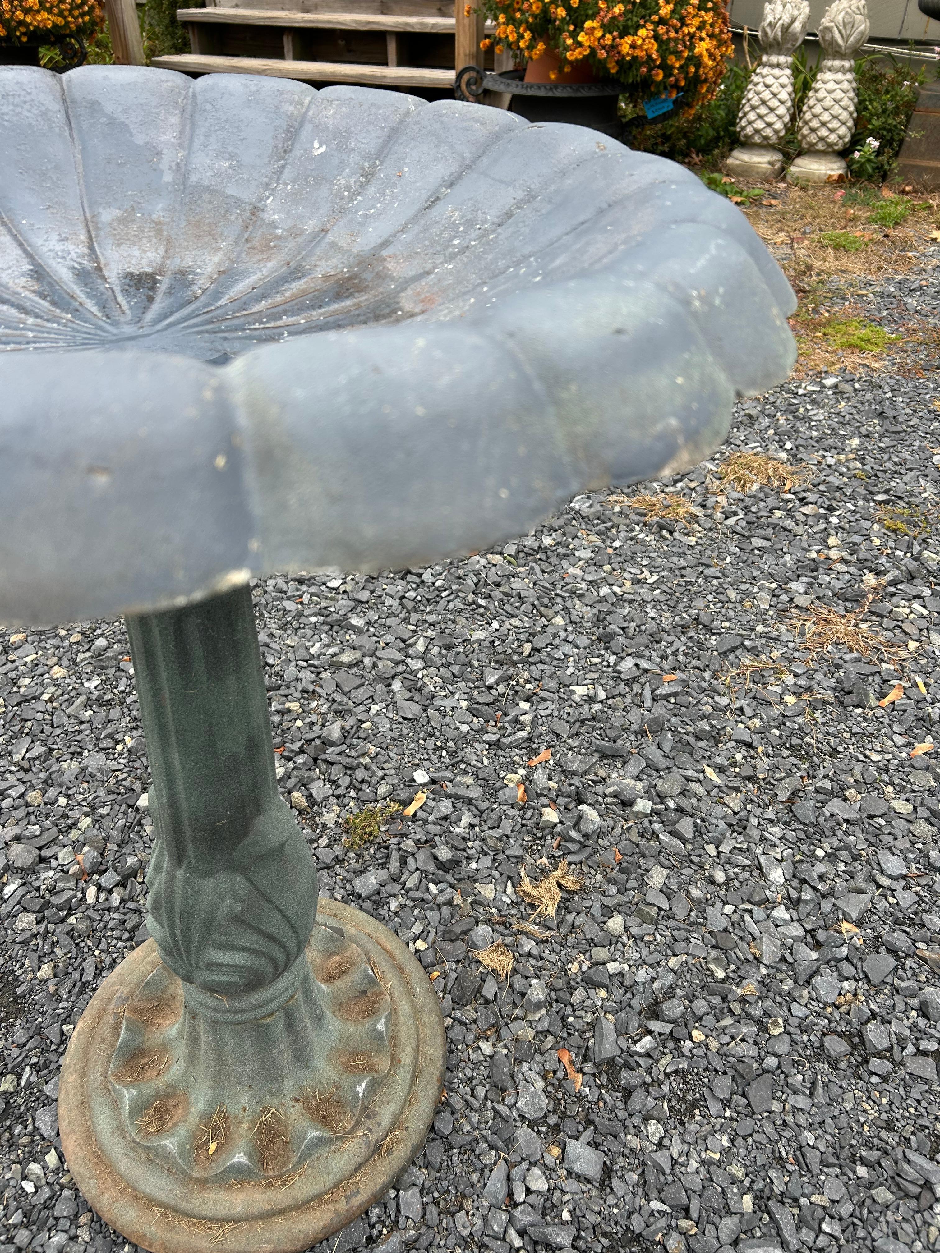 Scultura per uccelli da esterno in ferro e alluminio di grandi dimensioni in vendita 3