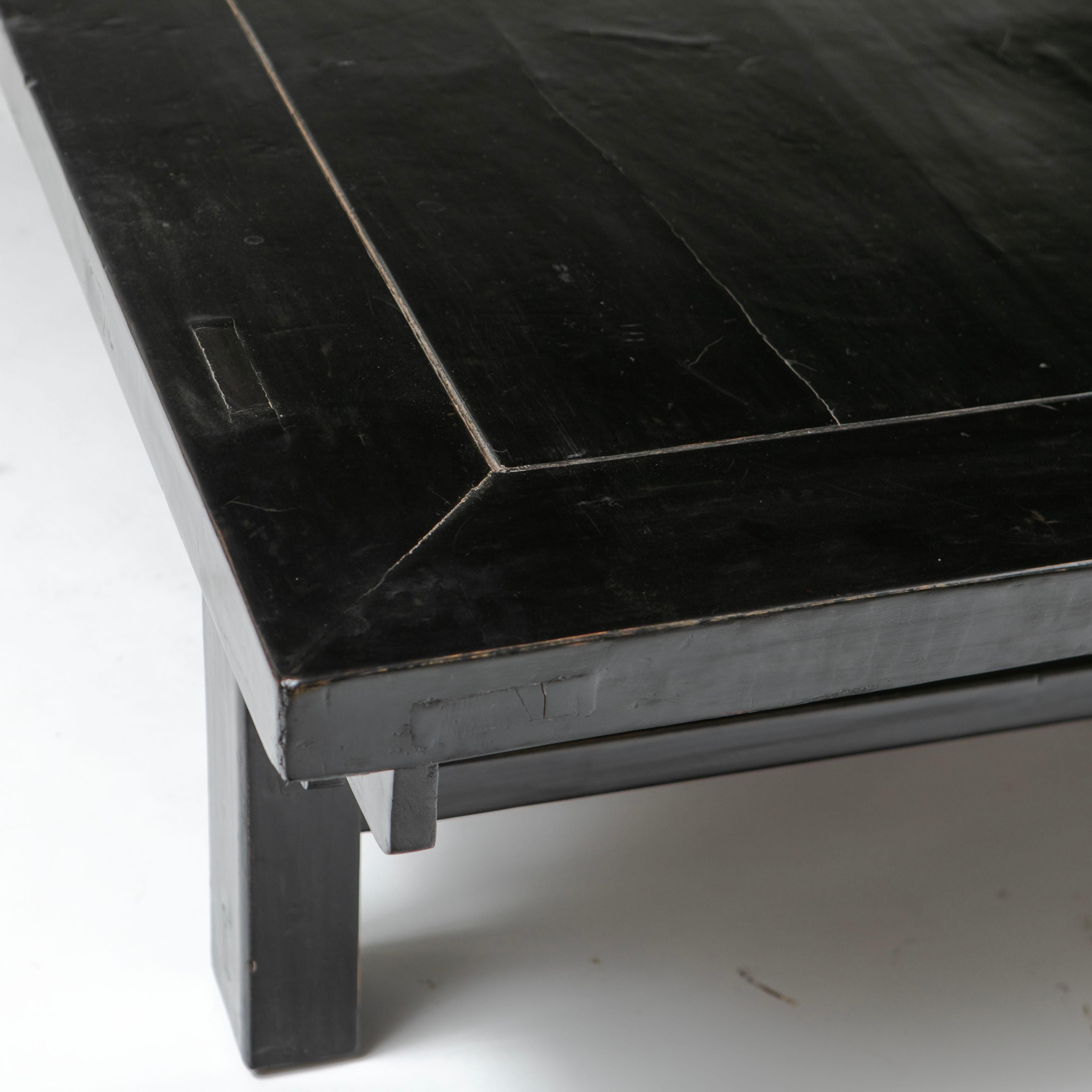 19th Century Large Low Chinese Ming Style Coffee Table in Black Lacquer For Sale